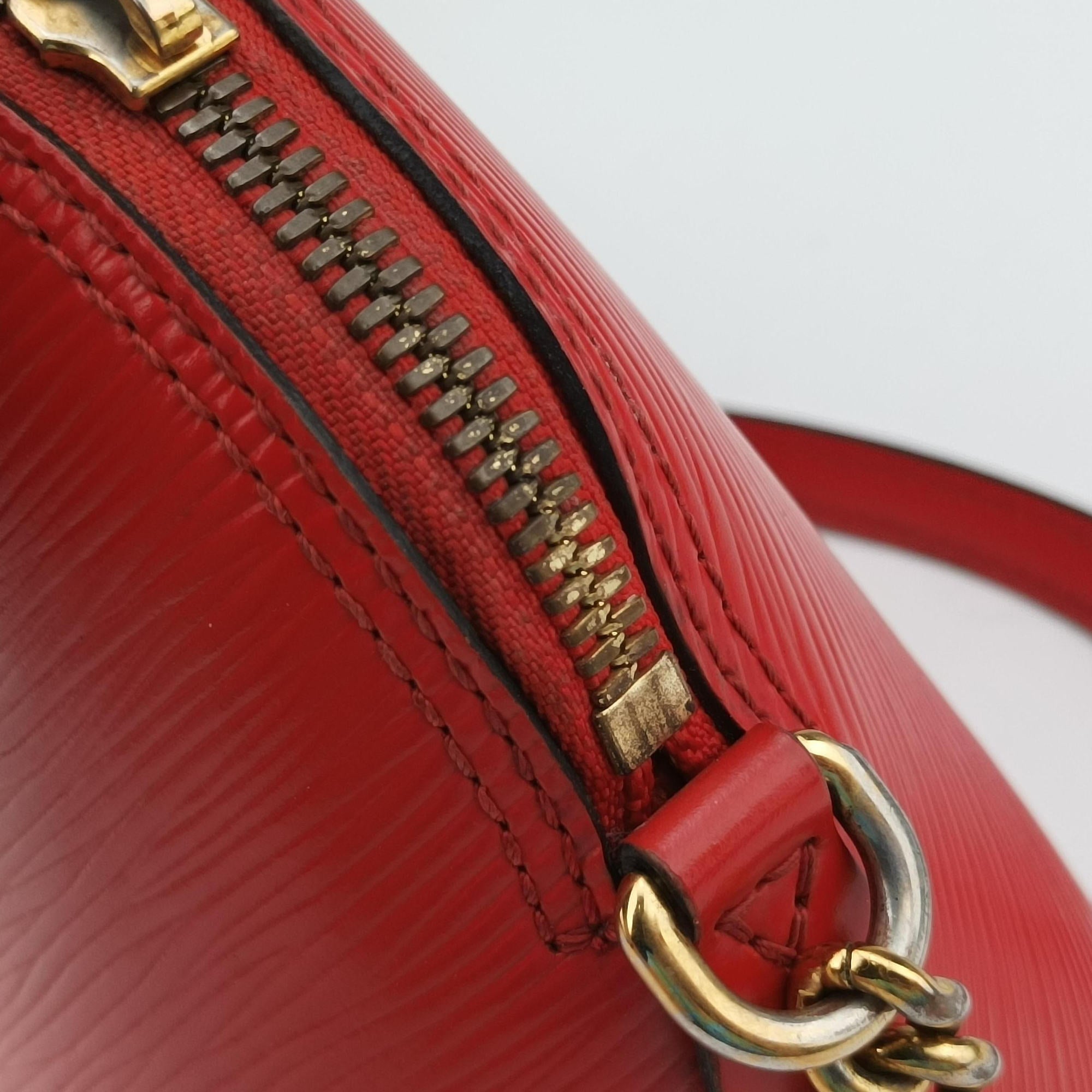 Pre-owned Louis Vuitton Alma MINI chain COQUELICOT epi M51404 shoulderbag | stylenewstar