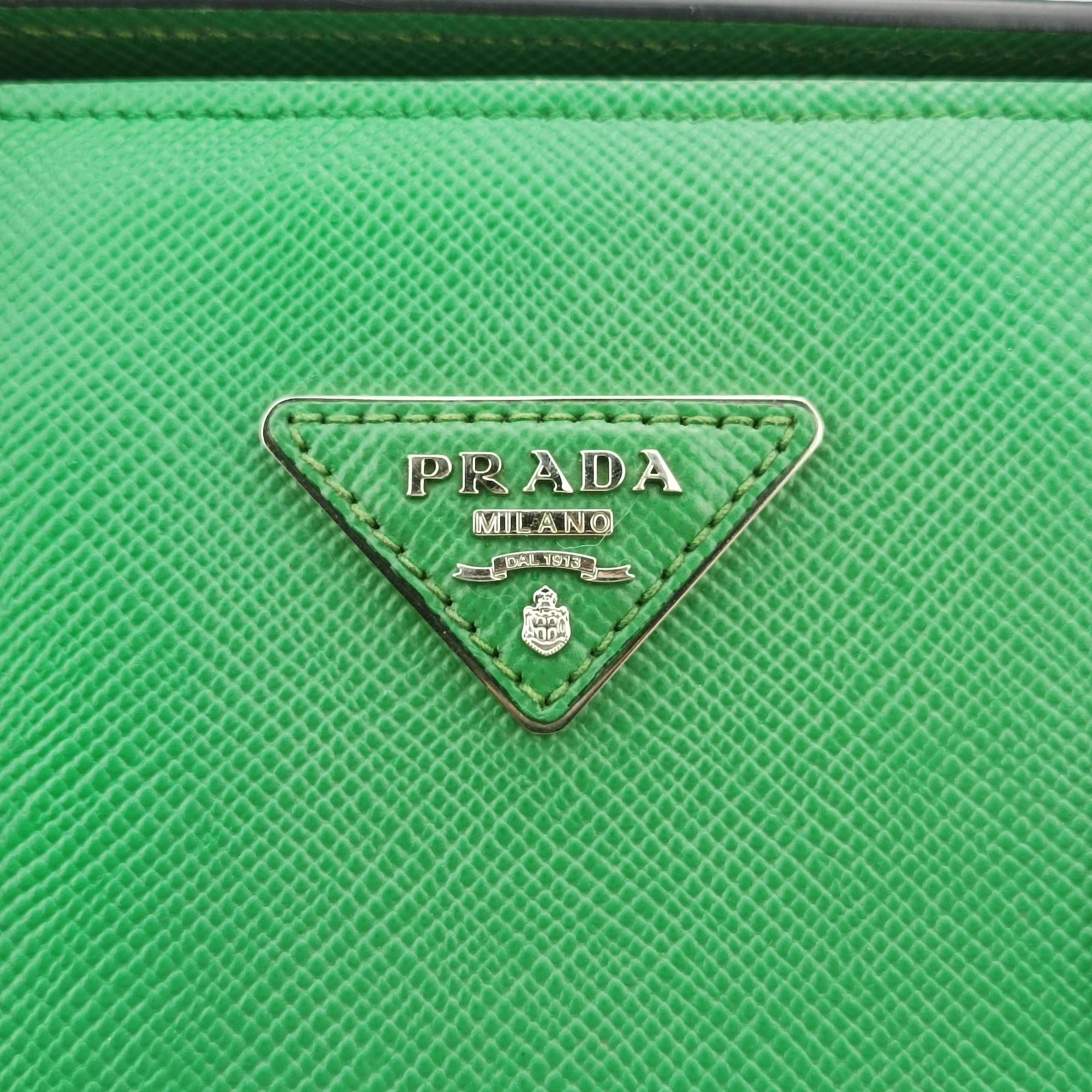 Pre-owned Prada Double Cuir Green SAFFIANO Leather B2756T handbag | stylenewstar