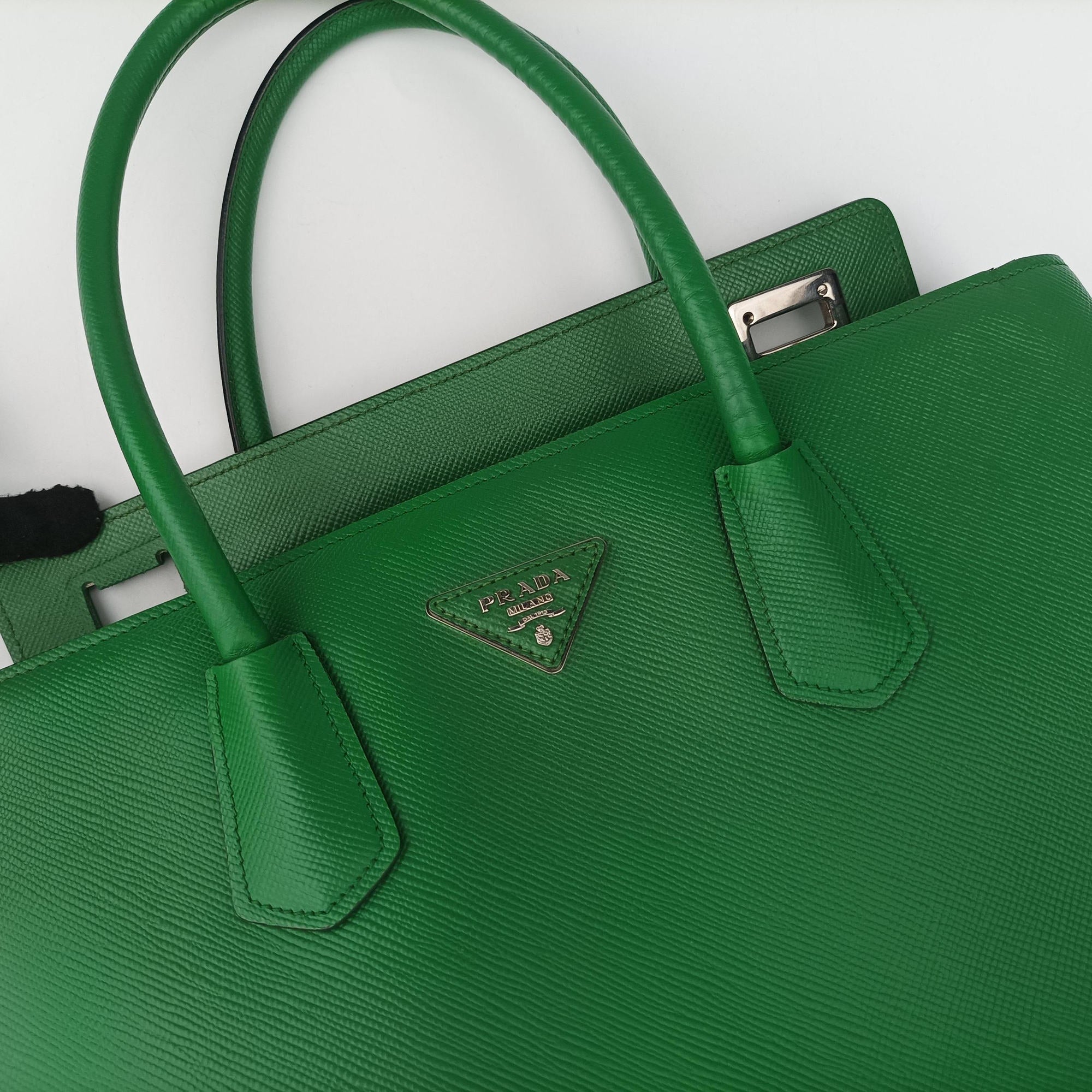 Pre-owned Prada Double Cuir Green SAFFIANO Leather B2756T handbag | stylenewstar