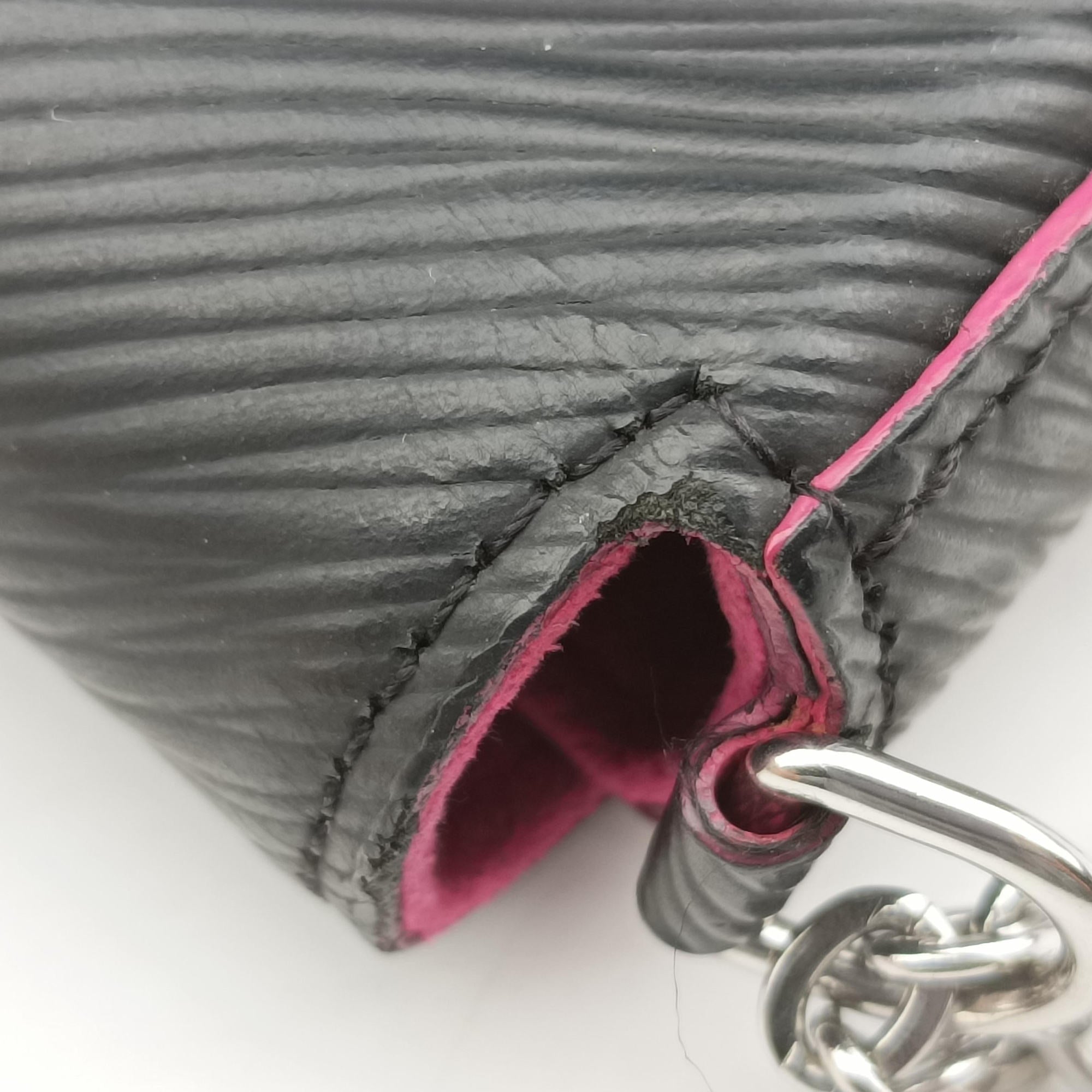 Pre-owned Louis Vuitton Pochette Felice Noir×Pink Epi M64579 shoulderbag | stylenewstar