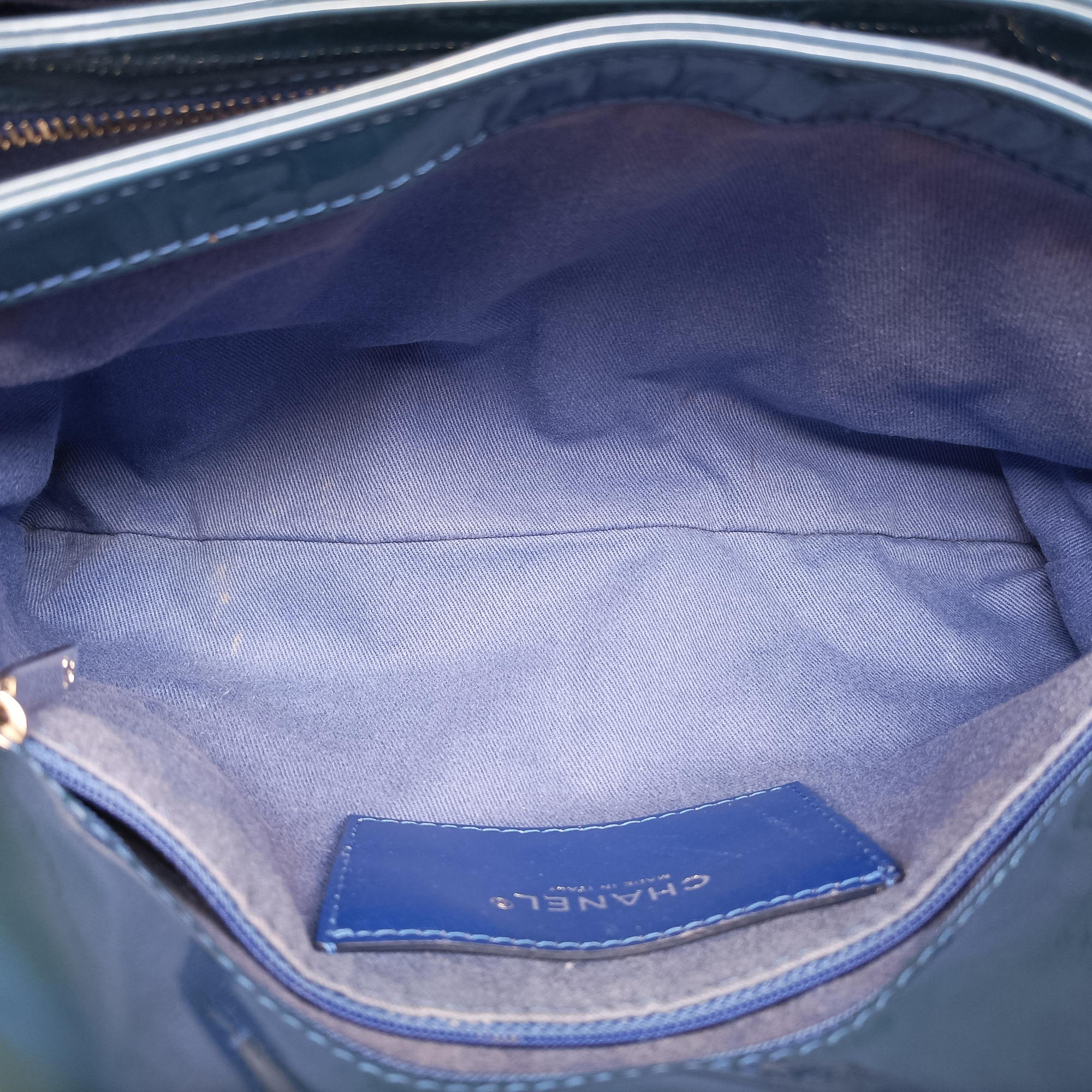 Pre-owned Chanel Mademoiselle Bowling Blue Patent Leather A50558 shoulderbag | stylenewstar
