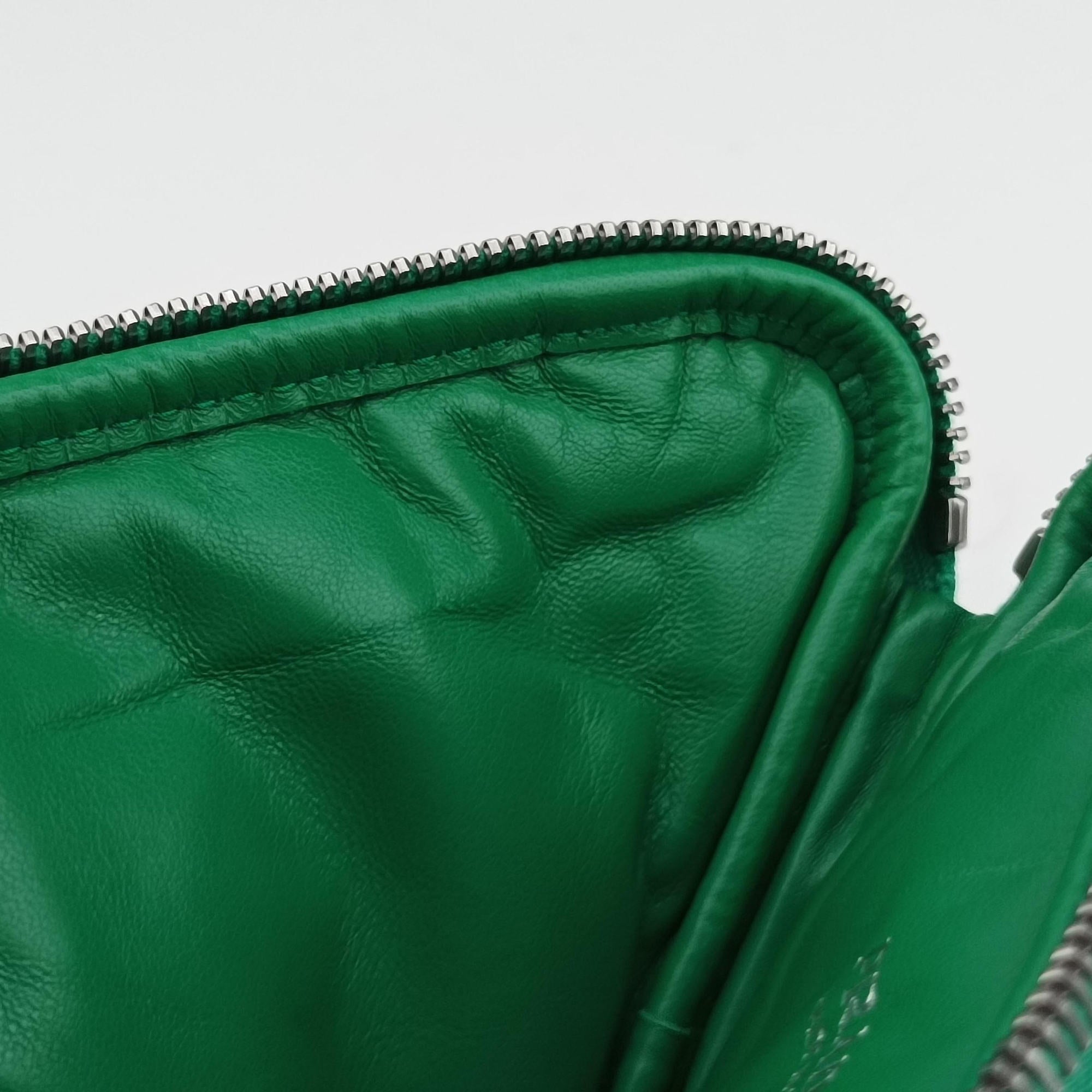 Vintage Prada triangle mini Green Leather 1NR015 shoulderbag | stylenewstar