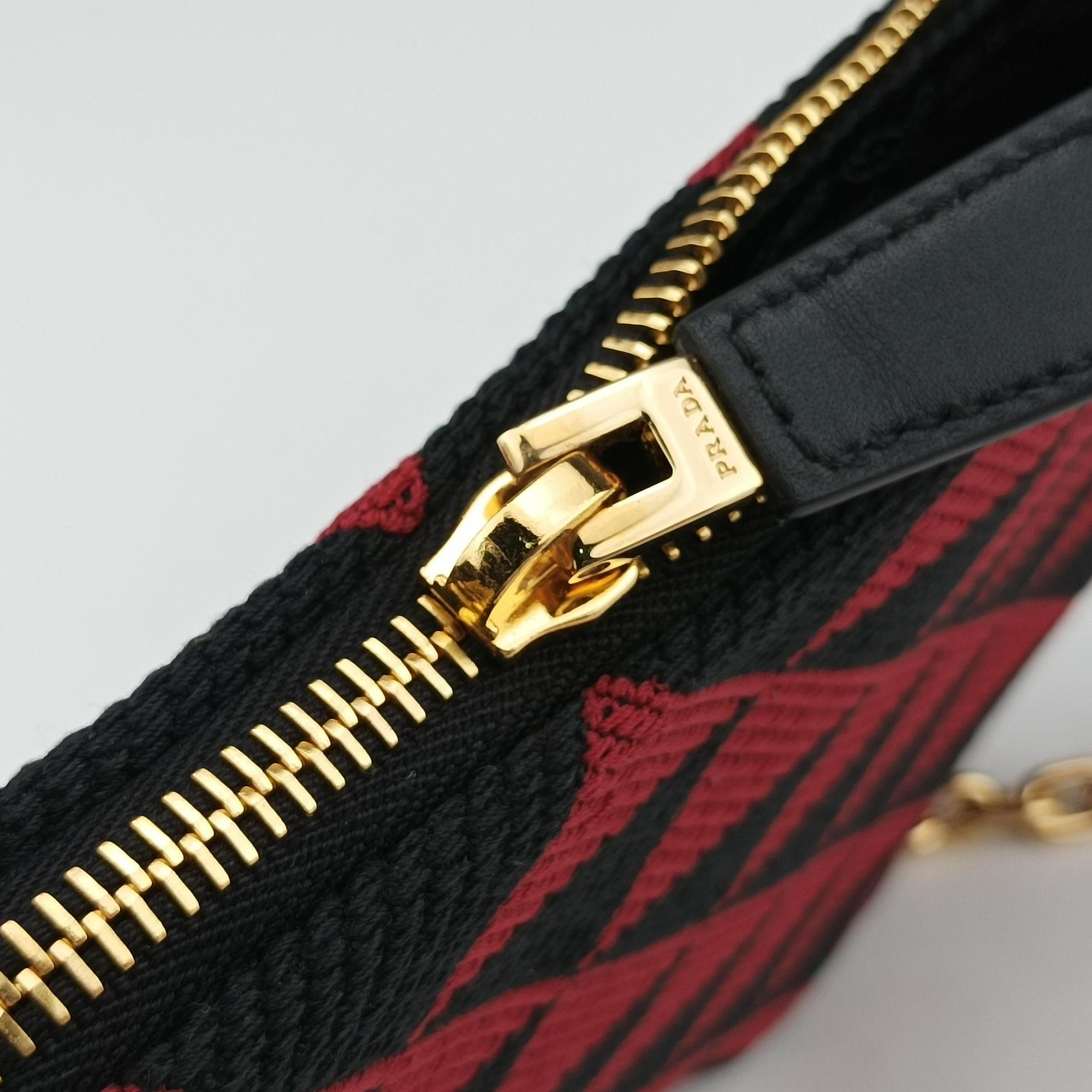 Vintage Prada Triangolo Triangle Black×Red Jacquard × leather 1BC176 shoulderbag | stylenewstar