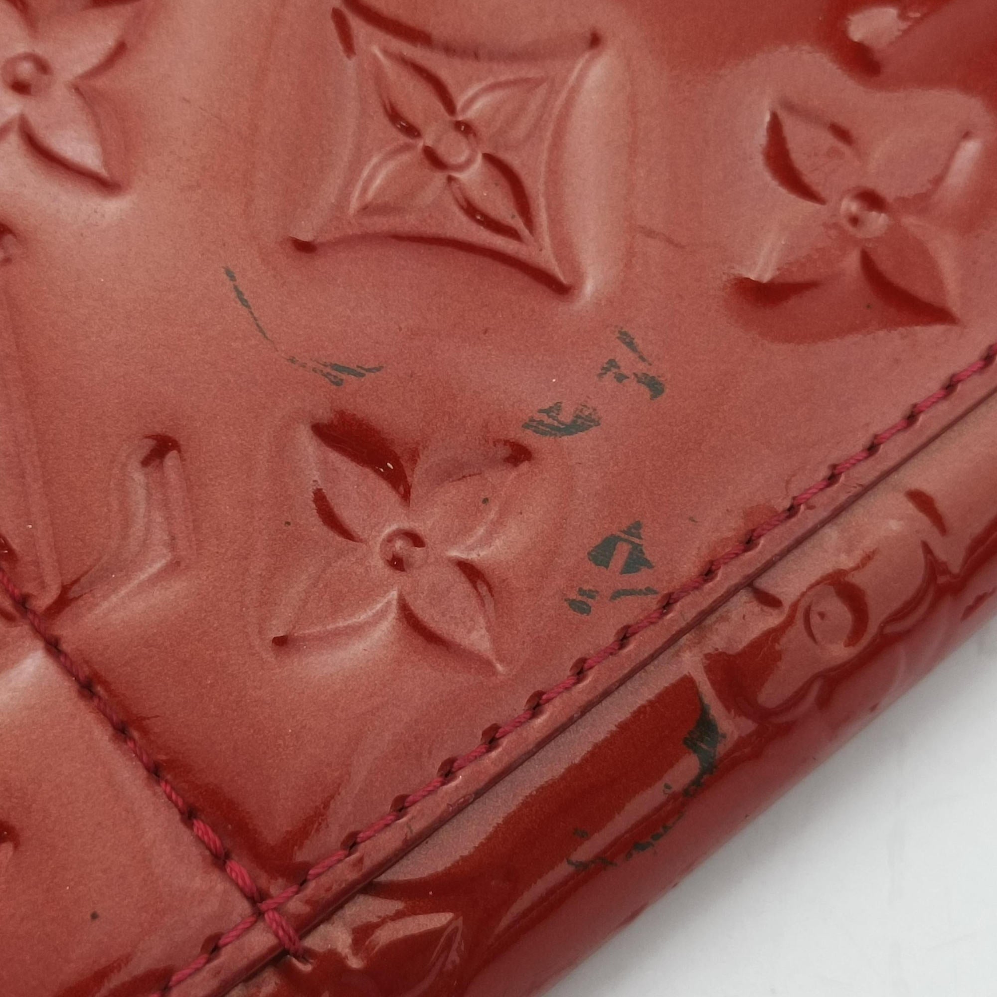 Secondhand Louis Vuitton Rossmore MM Red Vernis M91550 shoulderbag | stylenewstar