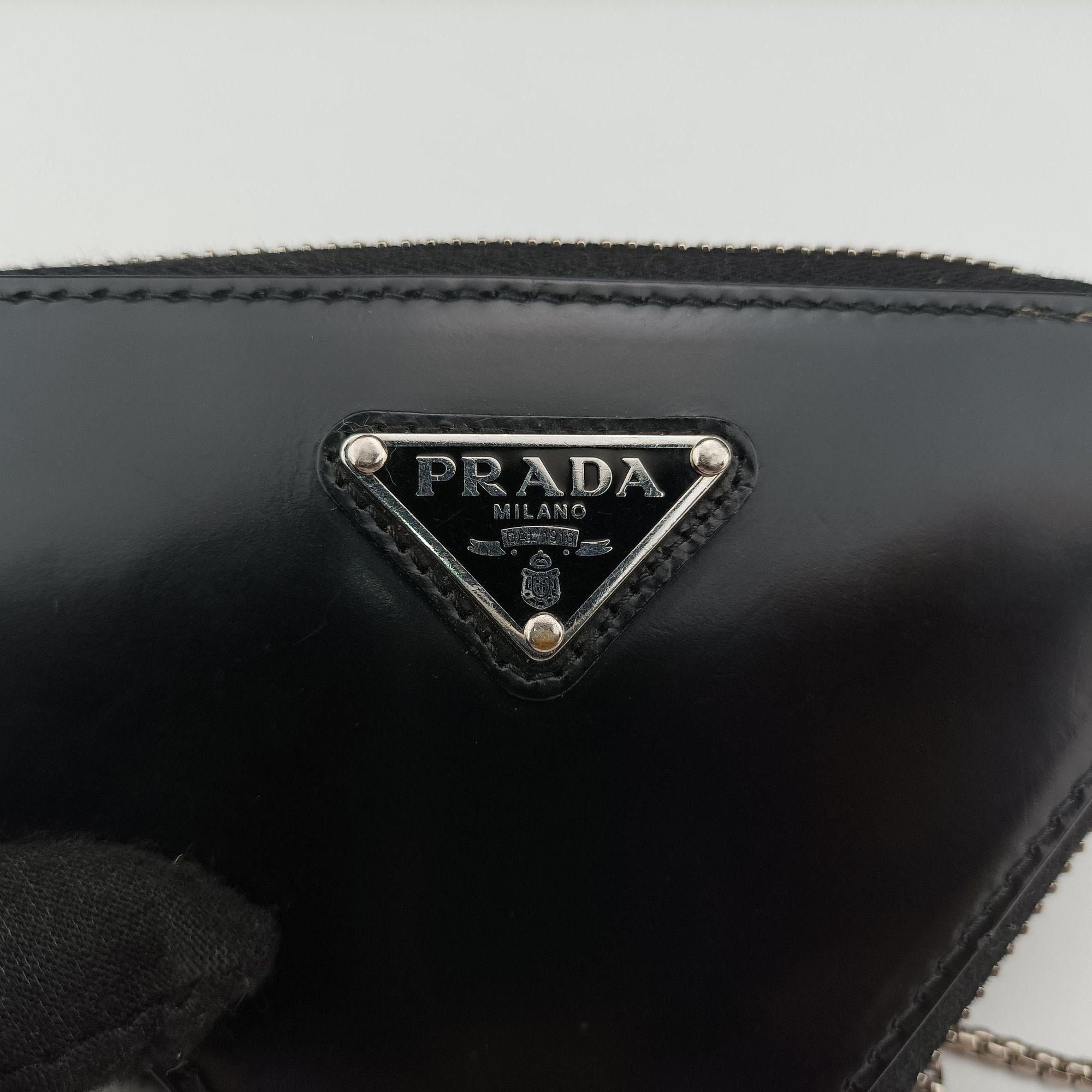 Pre-owned Prada Triangle Chain Pouch Black Leather  shoulderbag | stylenewstar