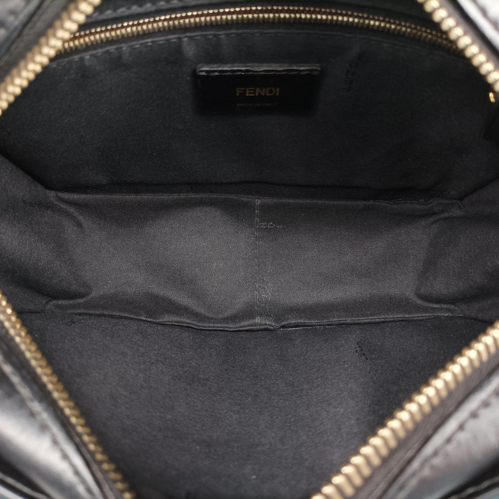 Pre-owned Fendi Monster Camera case Black Leather 7VA428 shoulderbag | stylenewstar