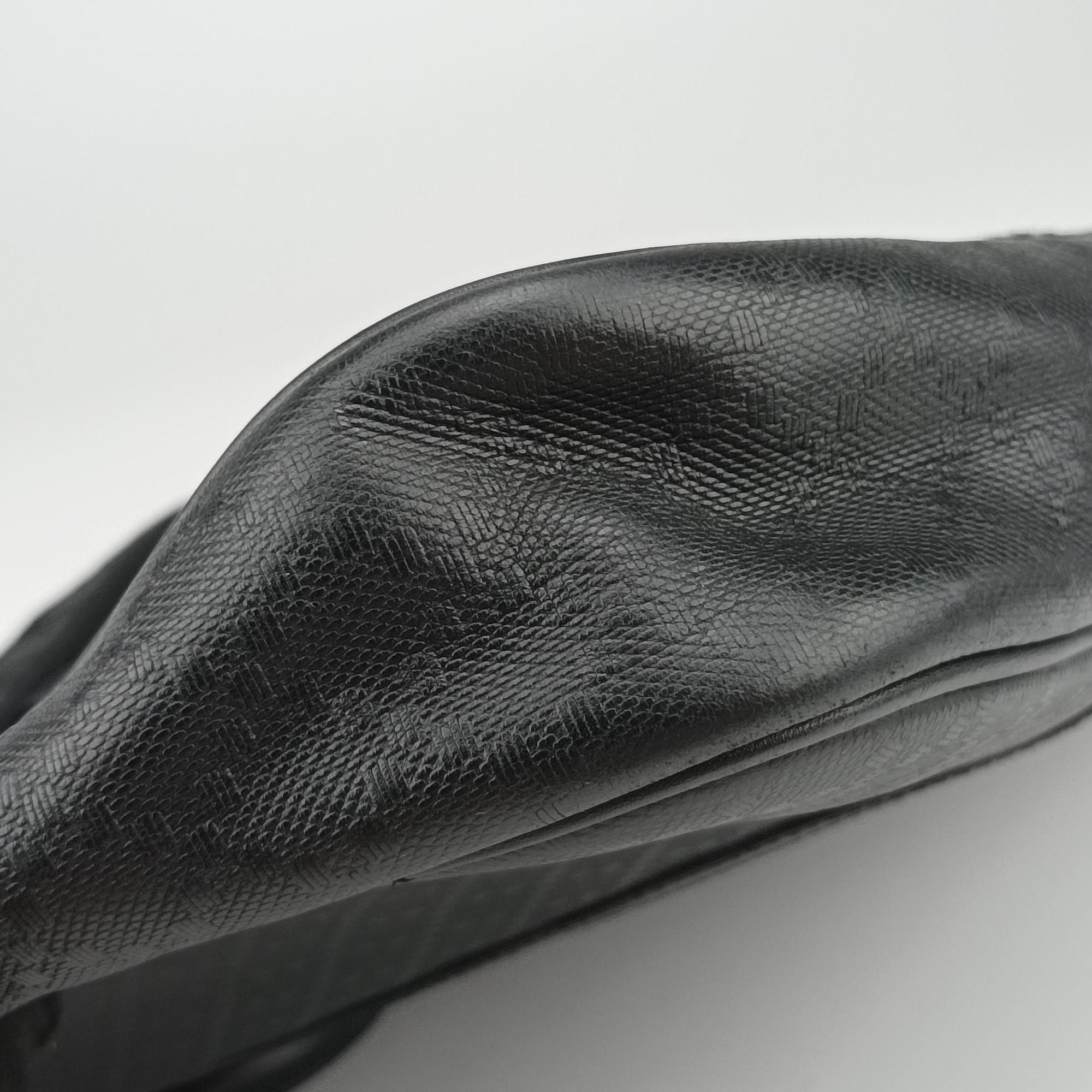 Pre-owned Gucci Diamante Black Leather 208463 handbag | stylenewstar