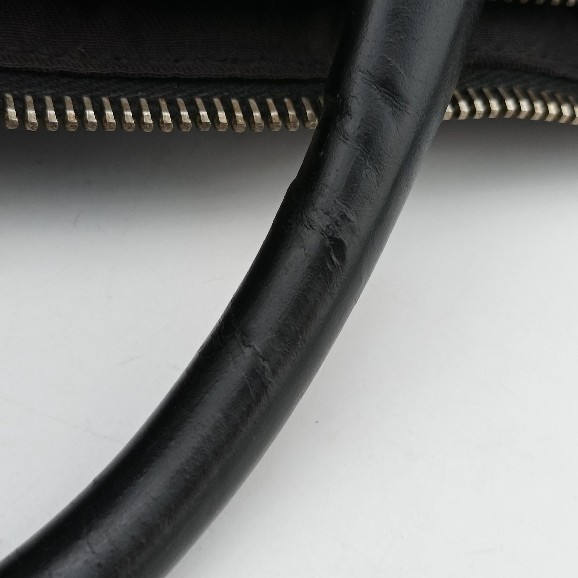 Pre-owned Gucci Diamante Black Leather 208463 handbag | stylenewstar