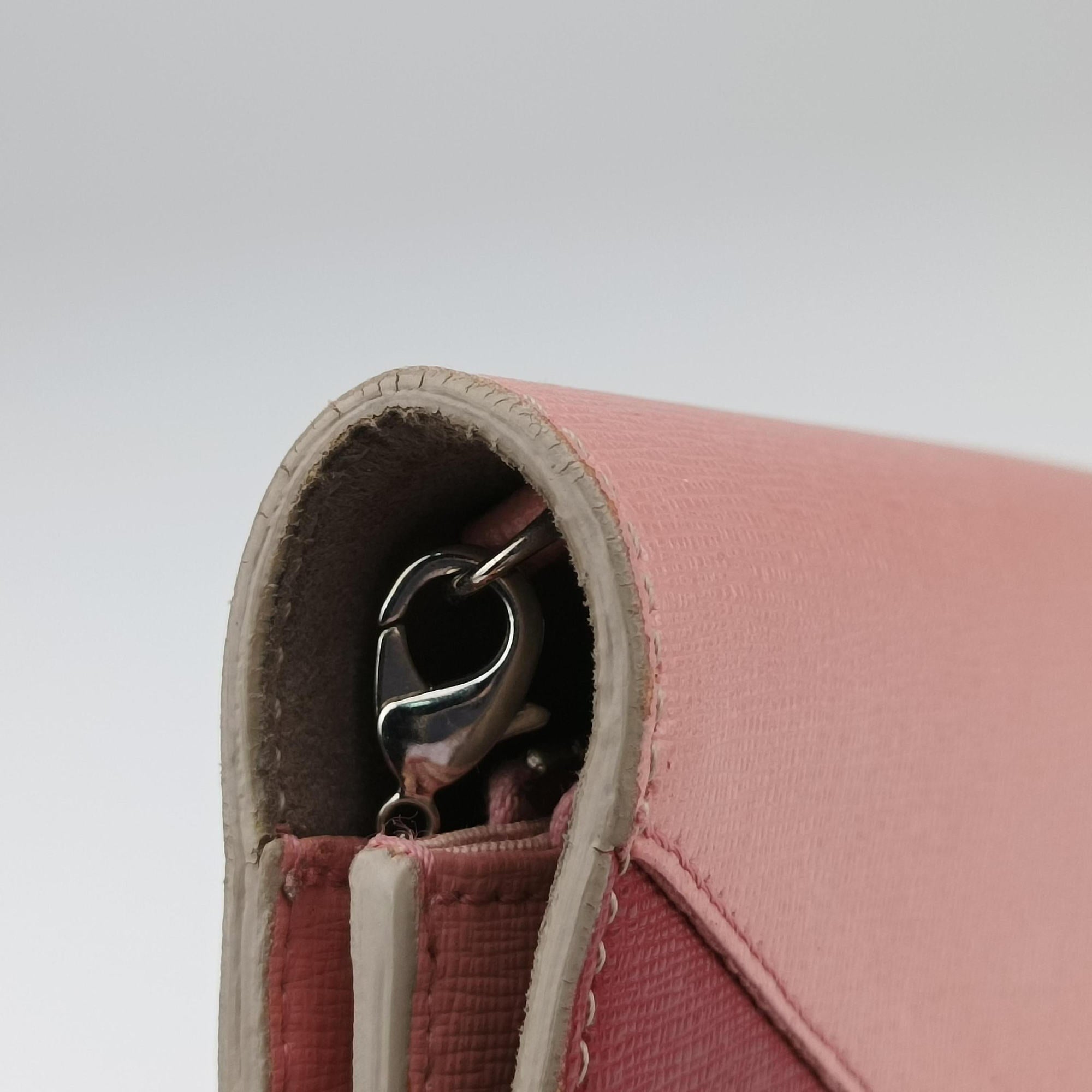 Pre-owned Fendi Monster Eyes Tube Pink×Red×Gray Leather 8M0346 shoulderbag | stylenewstar
