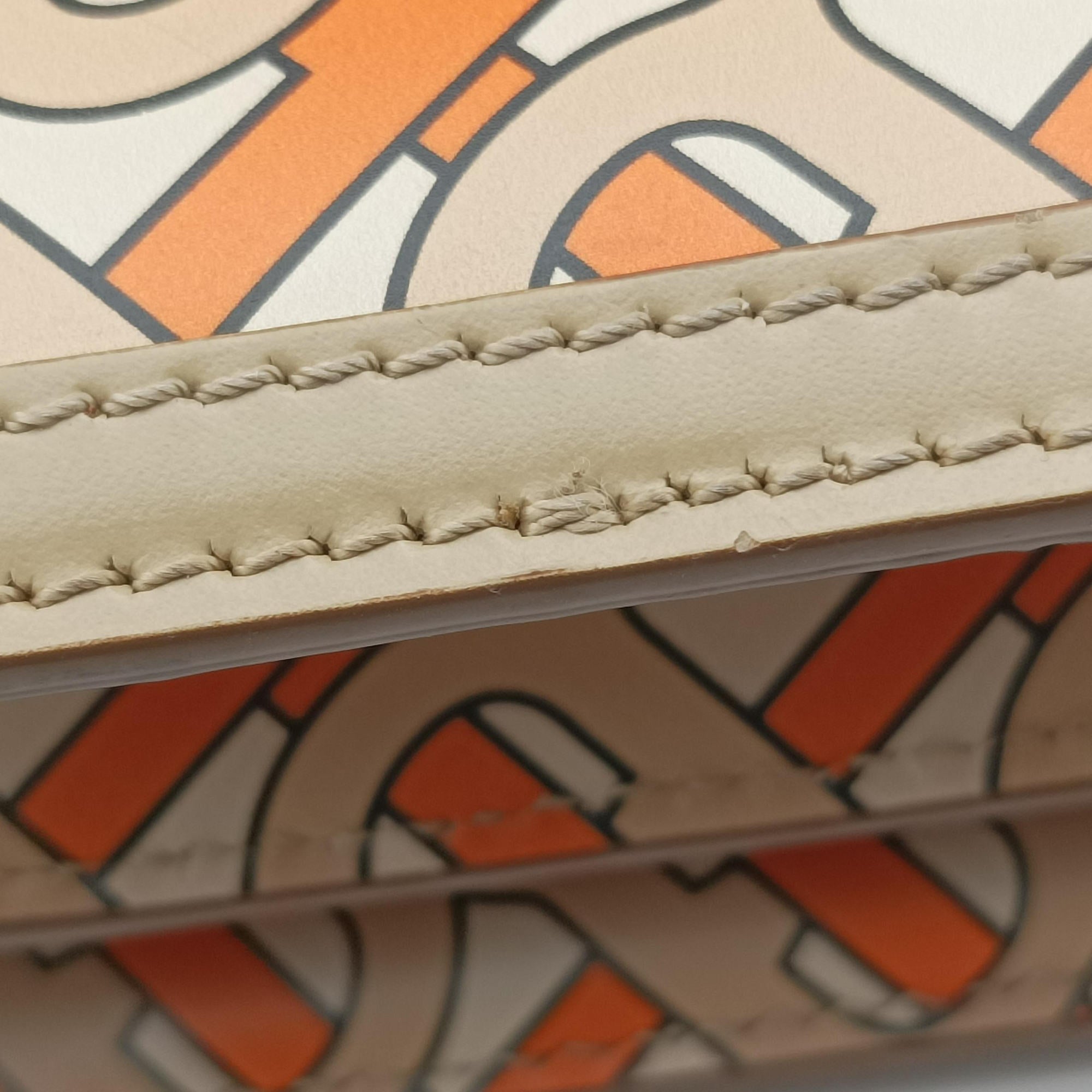 Vintage Burberry Pochette Multicolour Leather  shoulderbag | stylenewstar