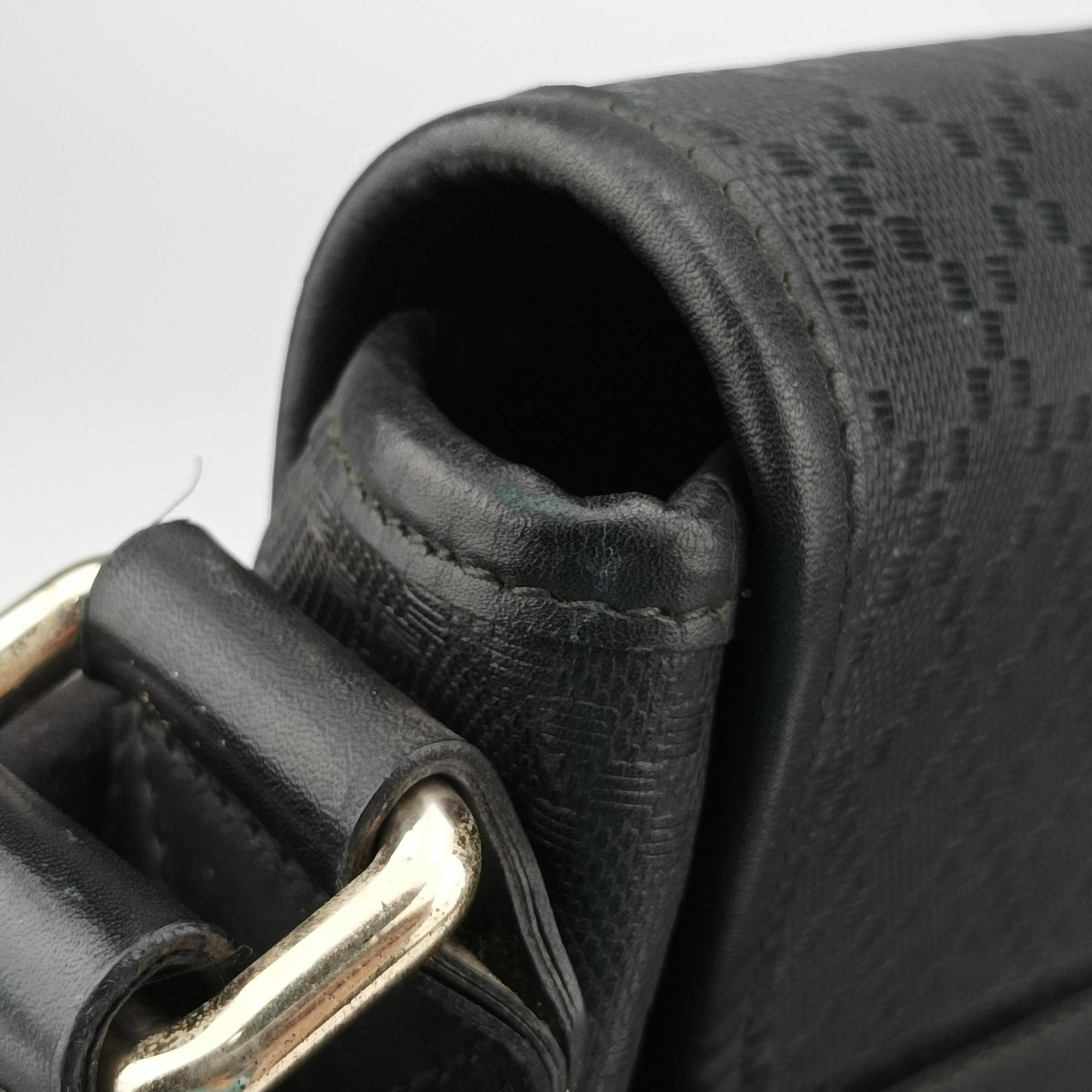 Vintage Gucci Guccissima Messenger Black Leather 223665 shoulderbag | stylenewstar