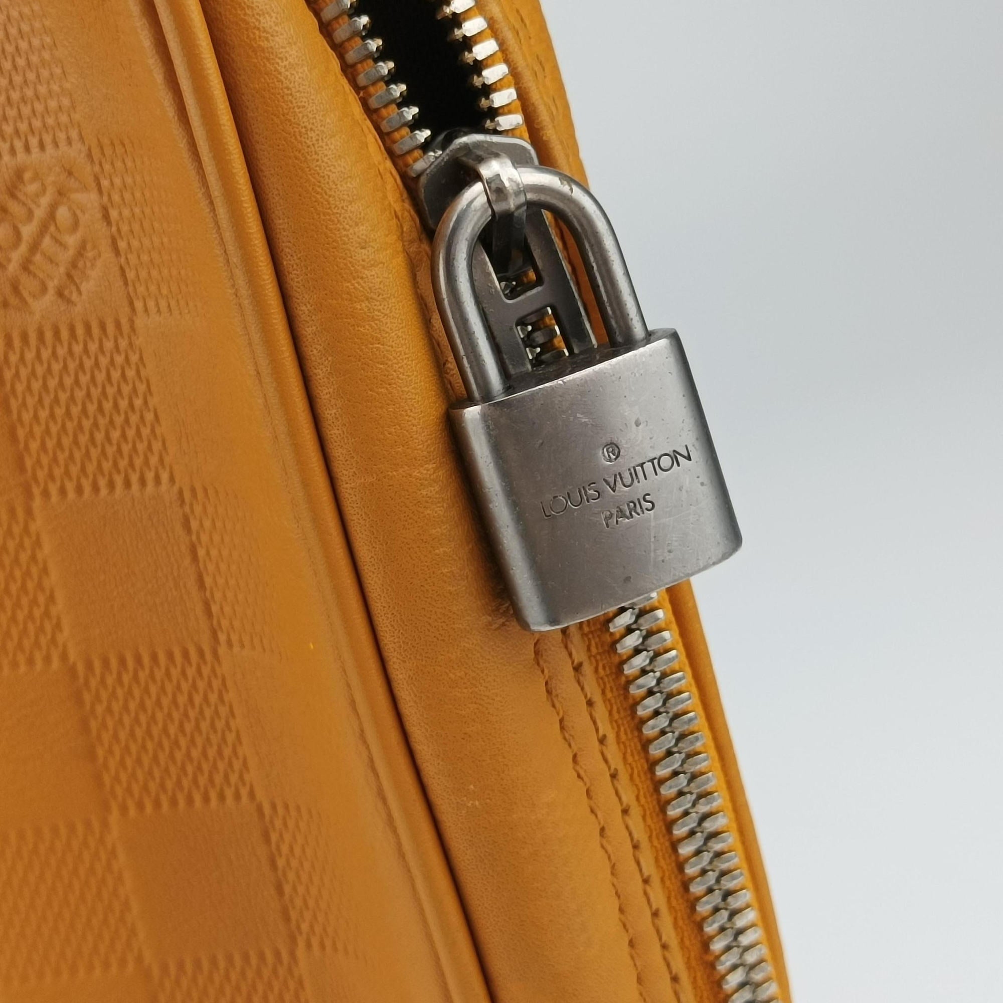 Pre-owned Louis Vuitton Porte Documents Voyage SOLAR Damier Infini N41218 handbag | stylenewstar