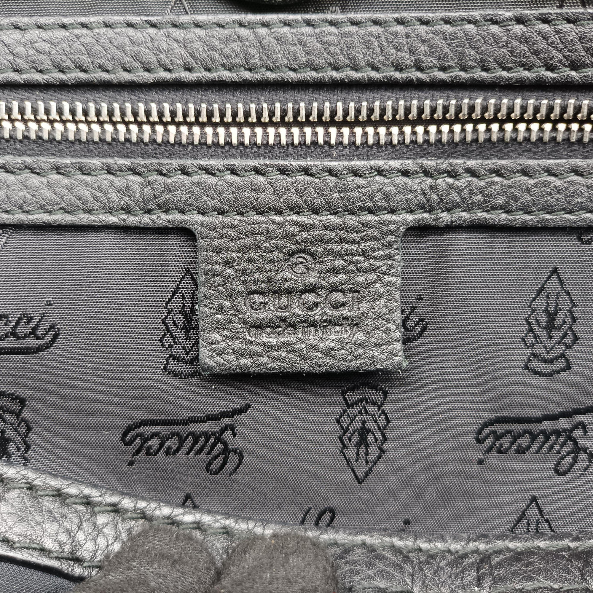 Pre-owned Gucci GG Neoprene Techno Tag Black fabric × Leather 241102 handbag | stylenewstar