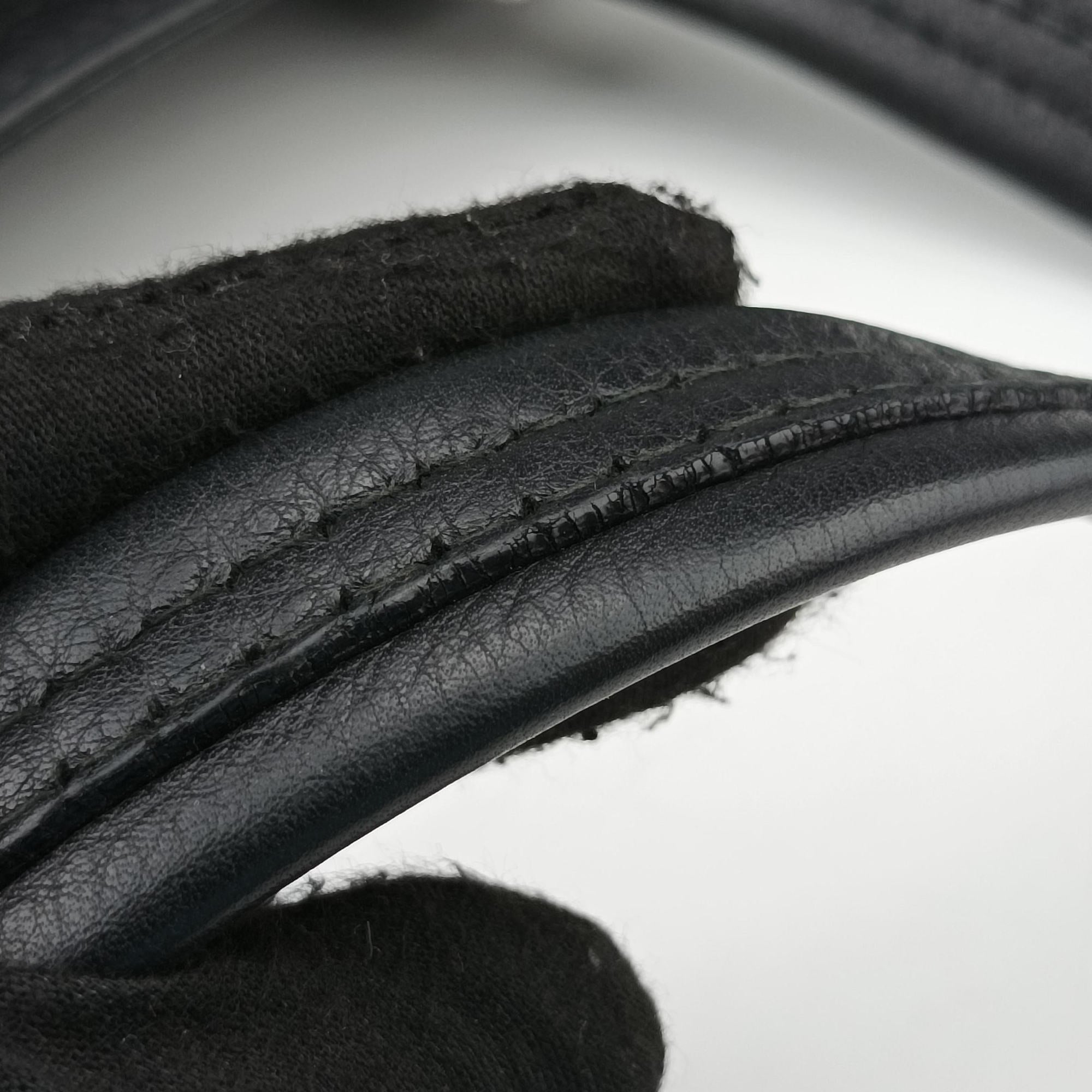 Pre-owned Gucci GG Neoprene Techno Tag Black fabric × Leather 241102 handbag | stylenewstar