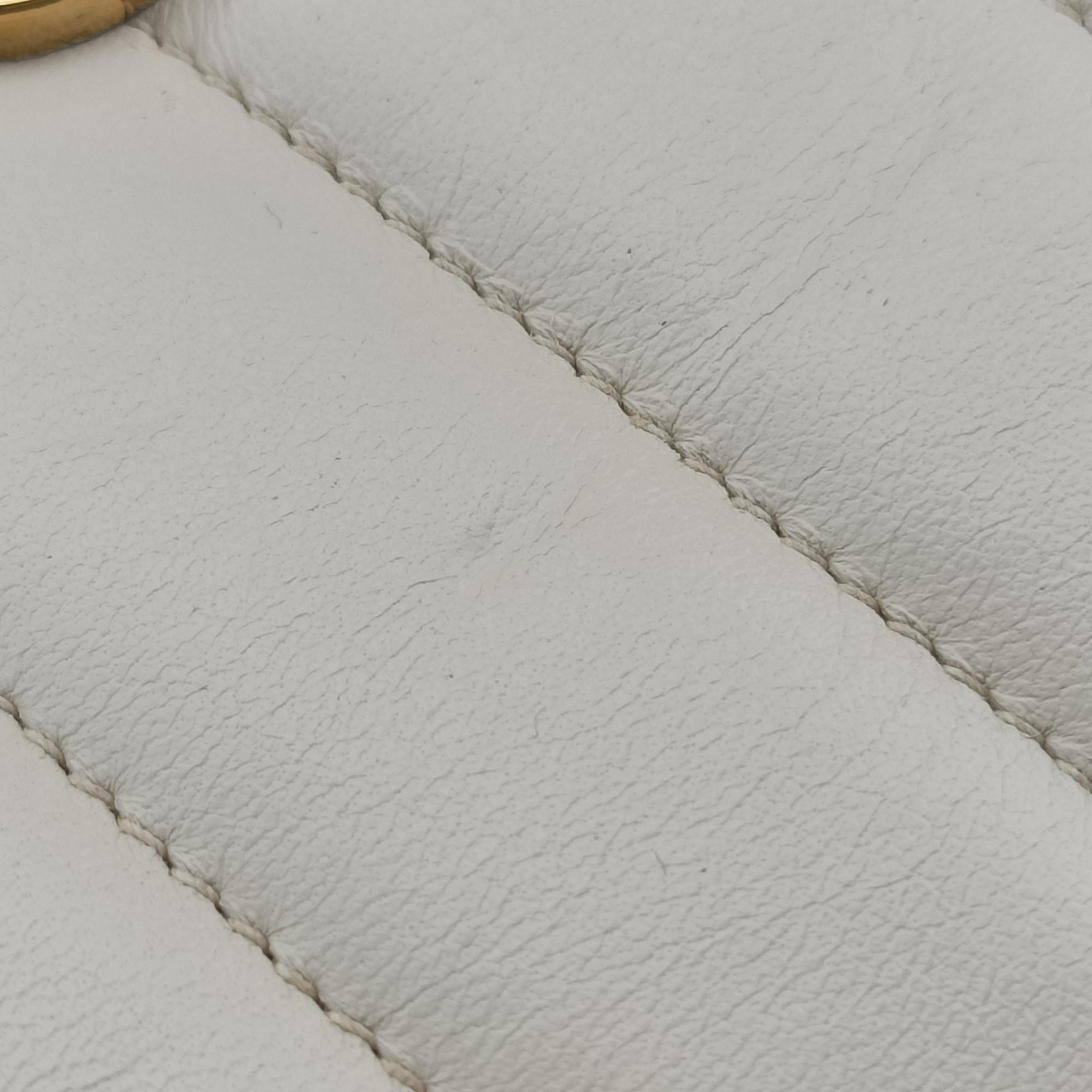 Pre-owned Yves Saint Laurent VICKY White Leather 554125 shoulderbag | stylenewstar