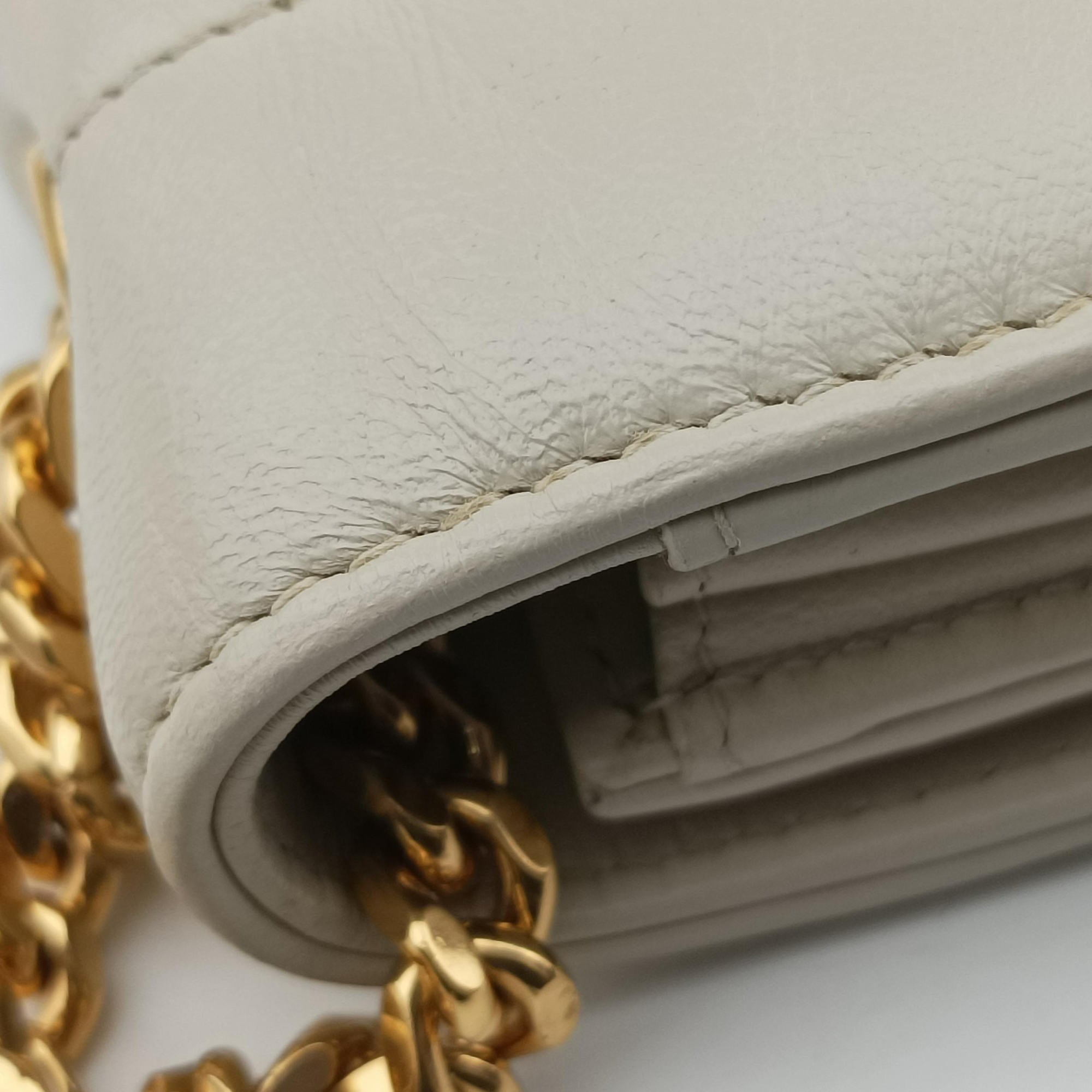 Pre-owned Yves Saint Laurent VICKY White Leather 554125 shoulderbag | stylenewstar