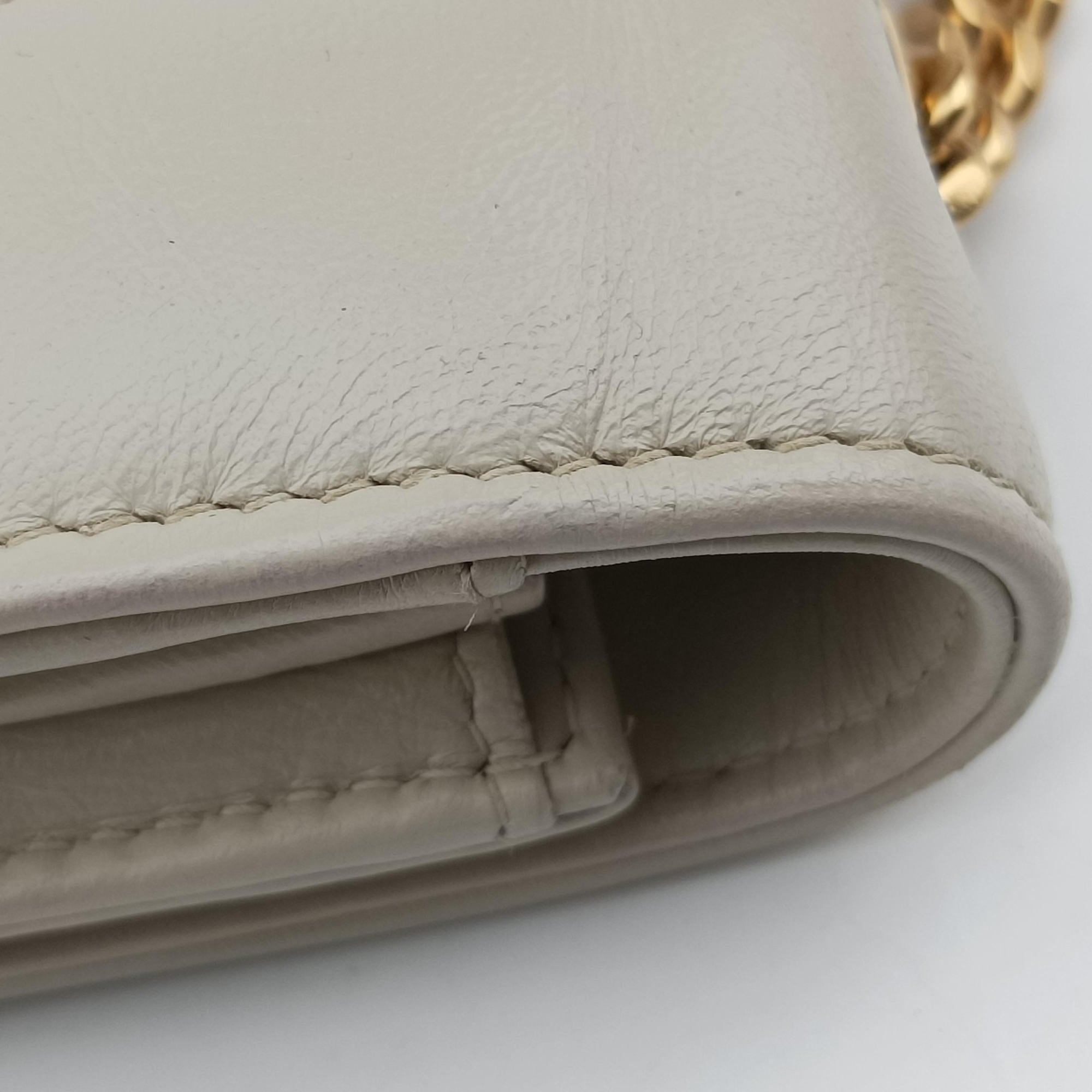 Pre-owned Yves Saint Laurent VICKY White Leather 554125 shoulderbag | stylenewstar