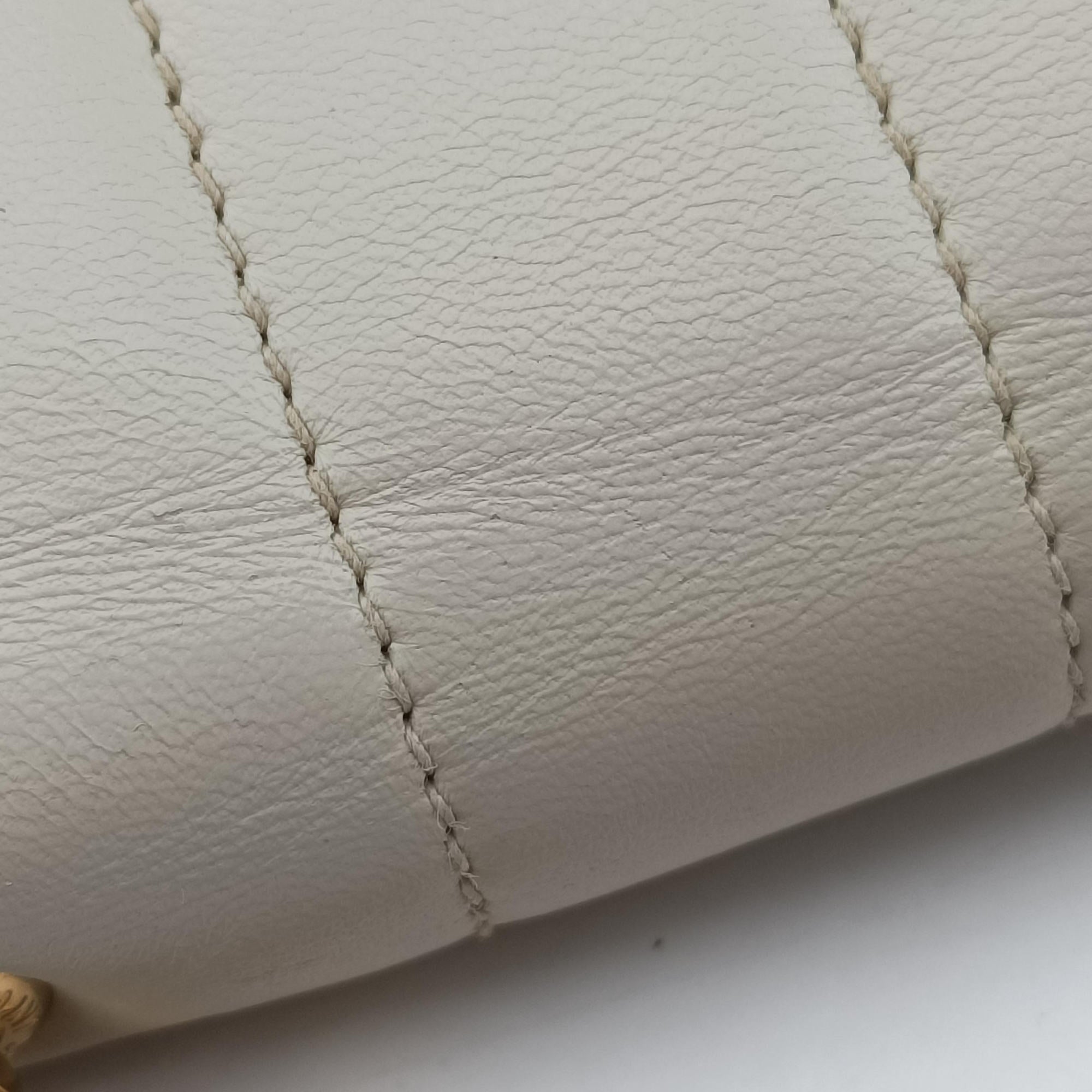 Pre-owned Yves Saint Laurent VICKY White Leather 554125 shoulderbag | stylenewstar