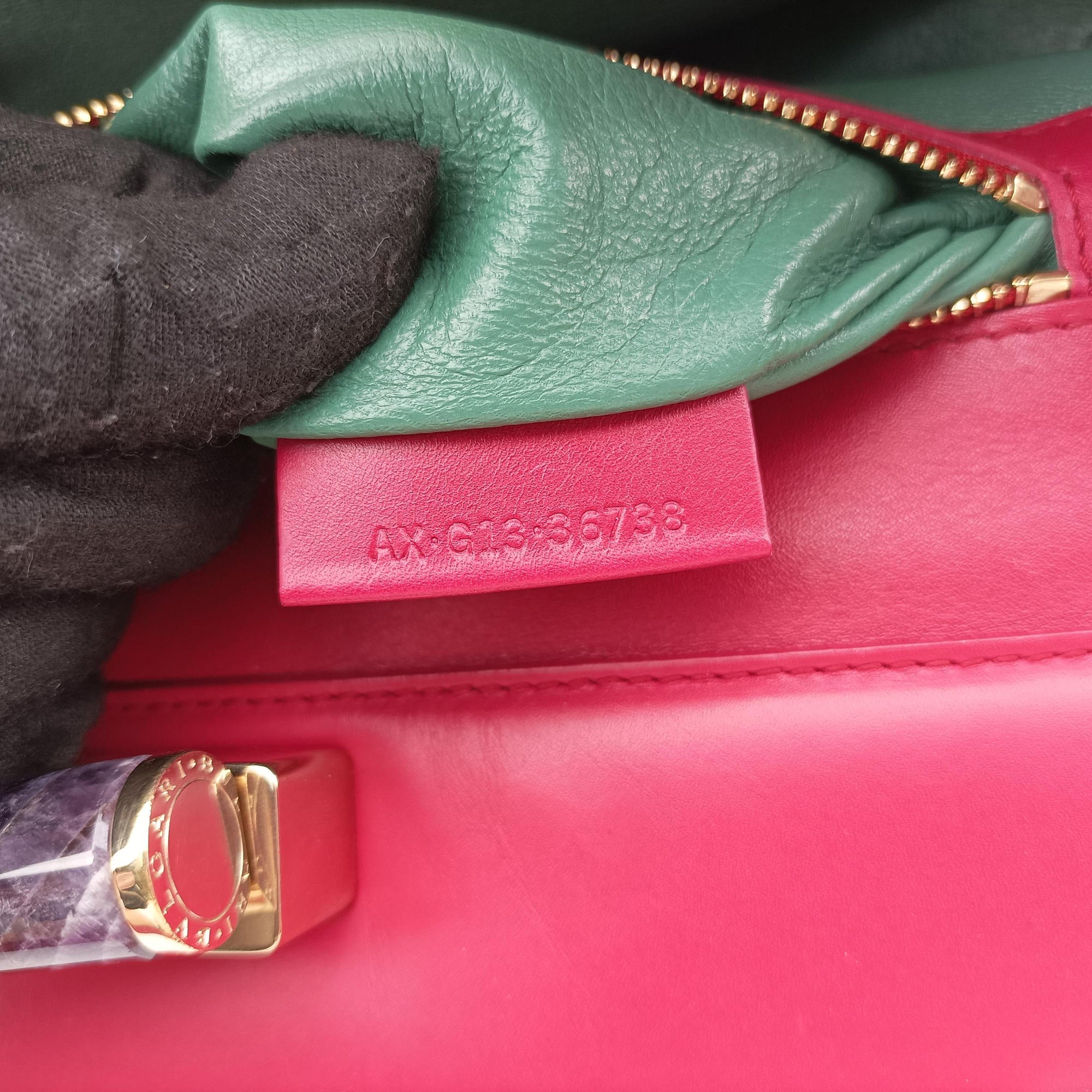 Pre-owned Bvlgari Isabella Rossellini Red Leather  shoulderbag | stylenewstar