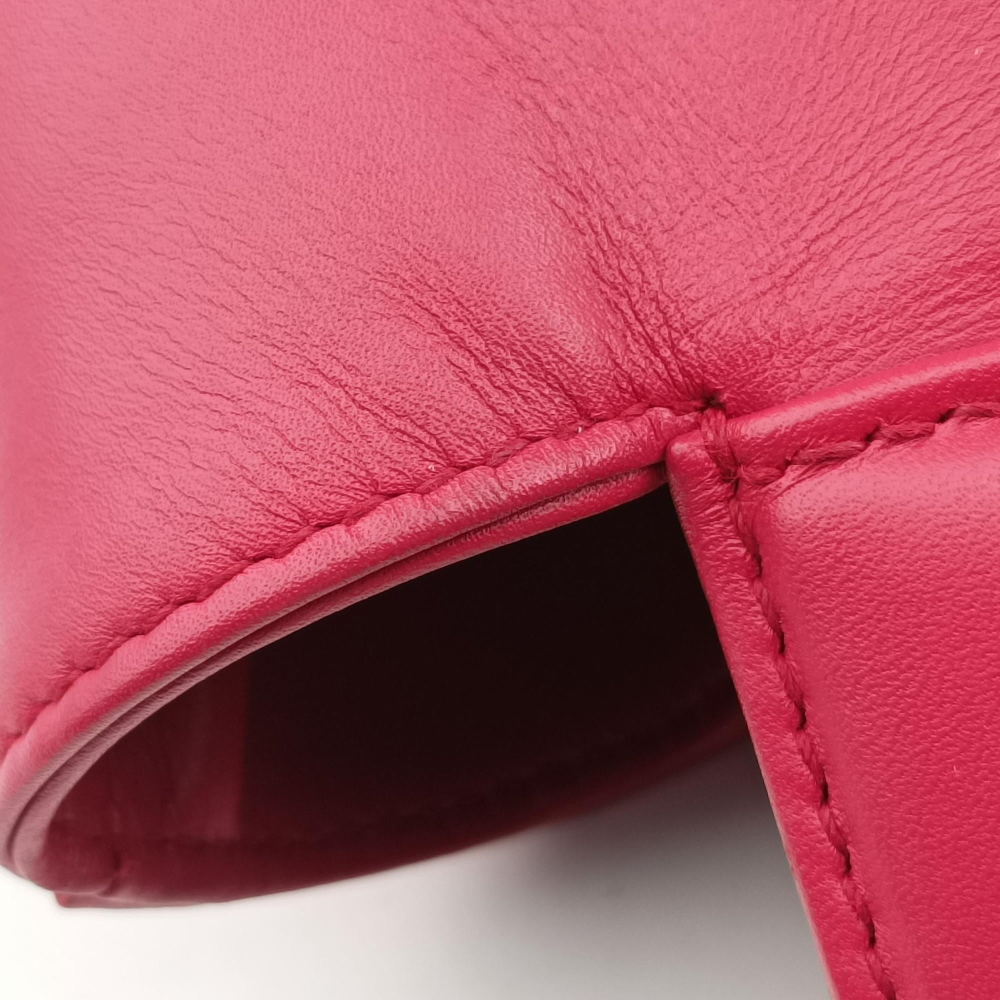 Pre-owned Bvlgari Isabella Rossellini Red Leather  shoulderbag | stylenewstar