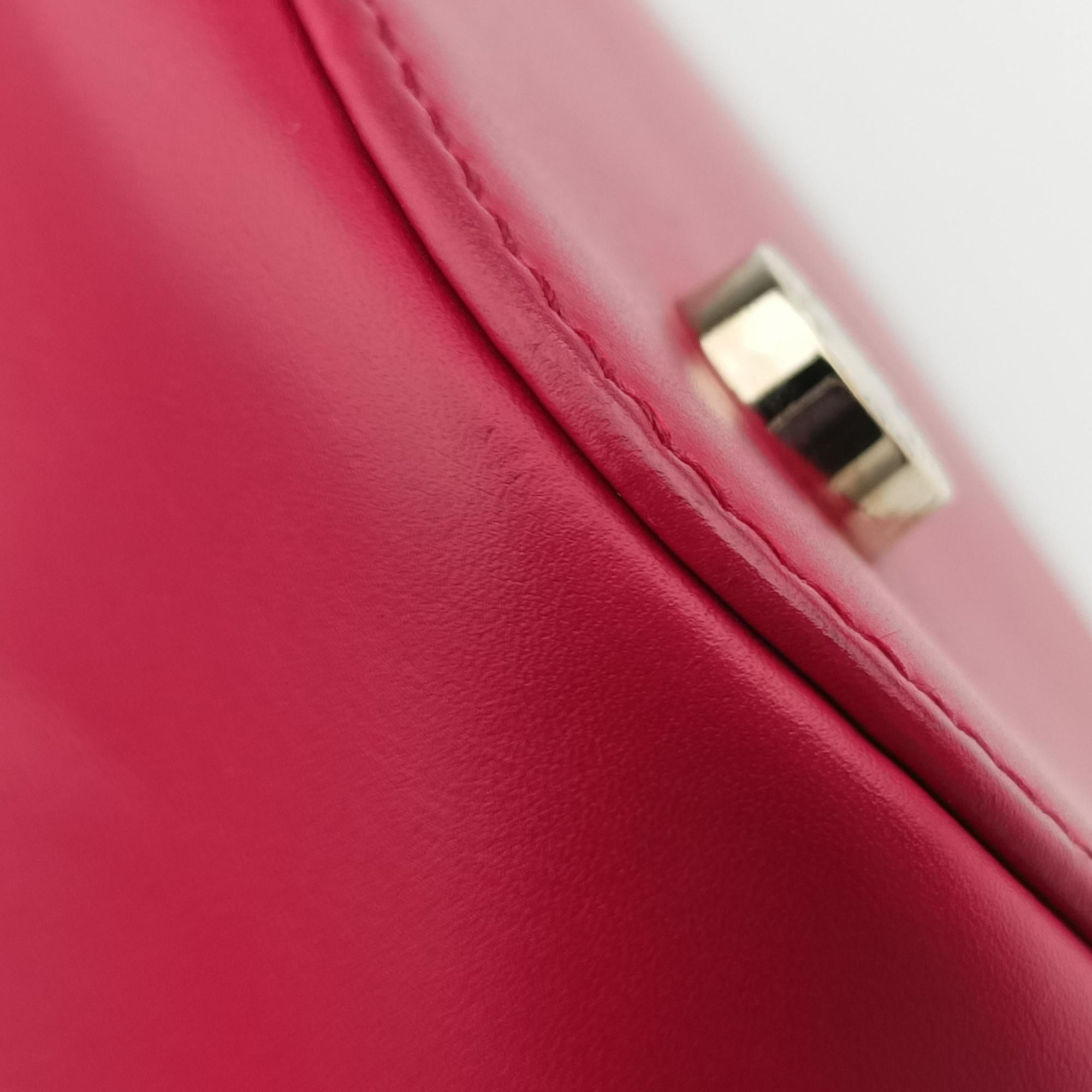 Pre-owned Bvlgari Isabella Rossellini Red Leather  shoulderbag | stylenewstar