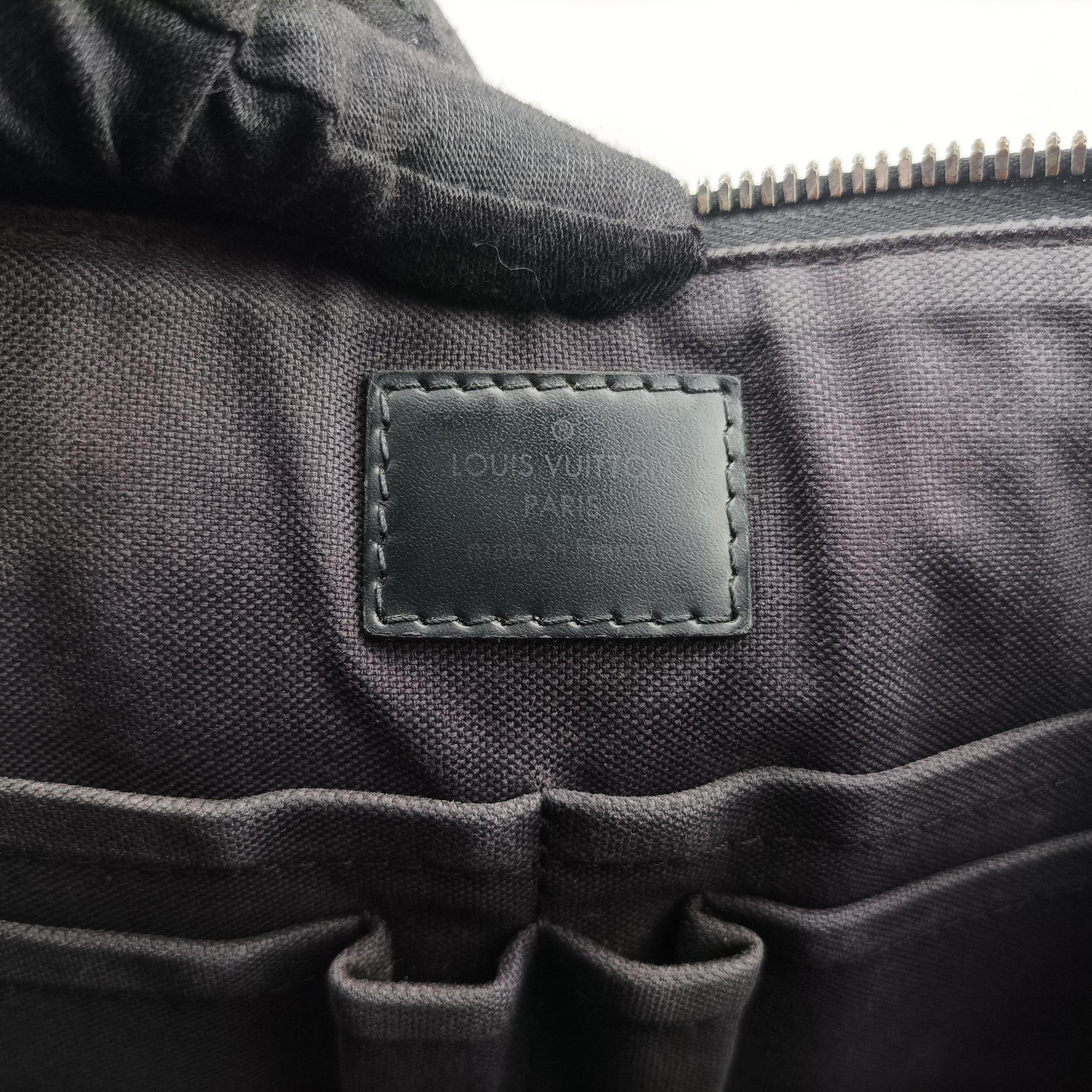 Secondhand Louis Vuitton Porte Documents Jour Noir Damier Graphite N48224 handbag | stylenewstar