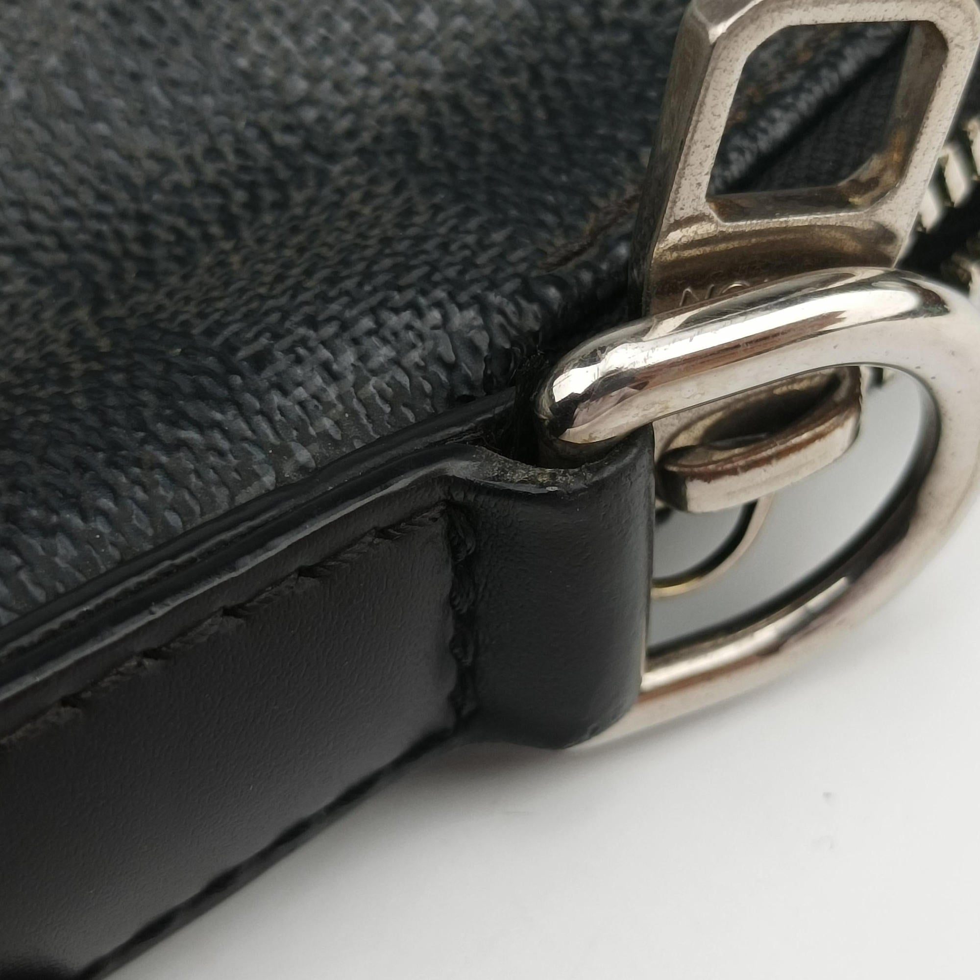 Secondhand Louis Vuitton Porte Documents Jour Noir Damier Graphite N48224 handbag | stylenewstar