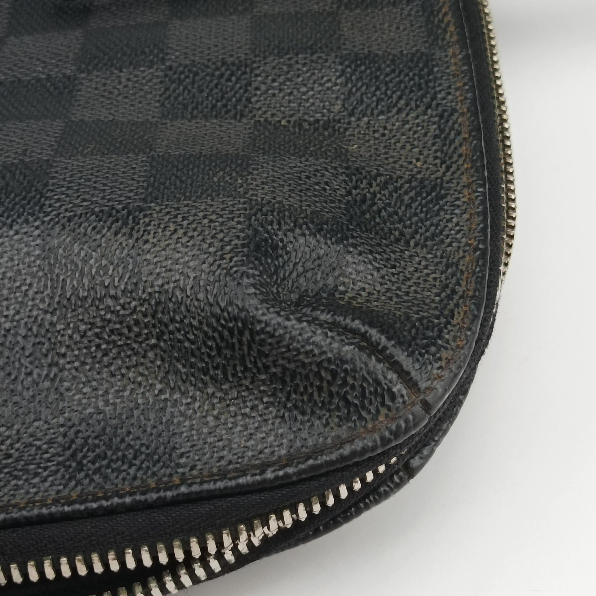 Secondhand Louis Vuitton Porte Documents Jour Noir Damier Graphite N48224 handbag | stylenewstar