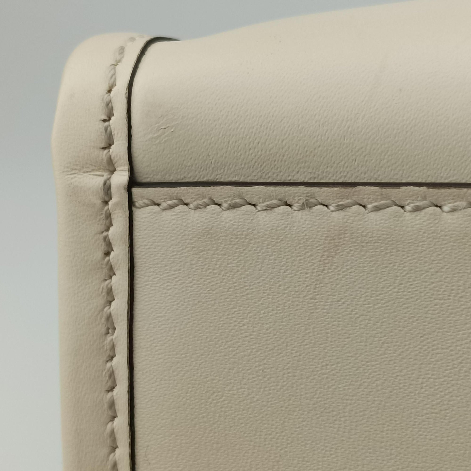 Secondhand Fendi Sunshine White Leather 8BH386 shoulderbag | stylenewstar