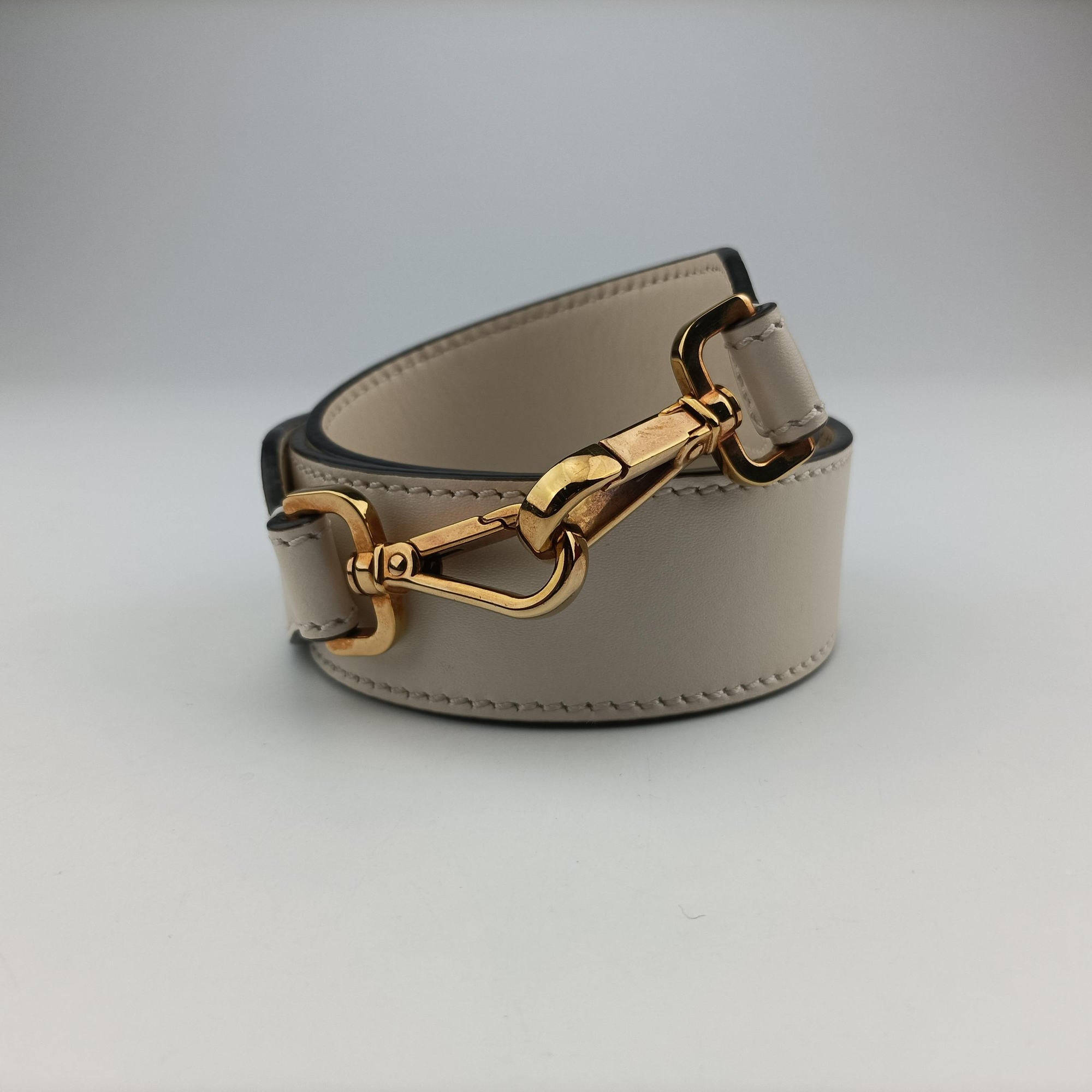 Secondhand Fendi Sunshine White Leather 8BH386 shoulderbag | stylenewstar