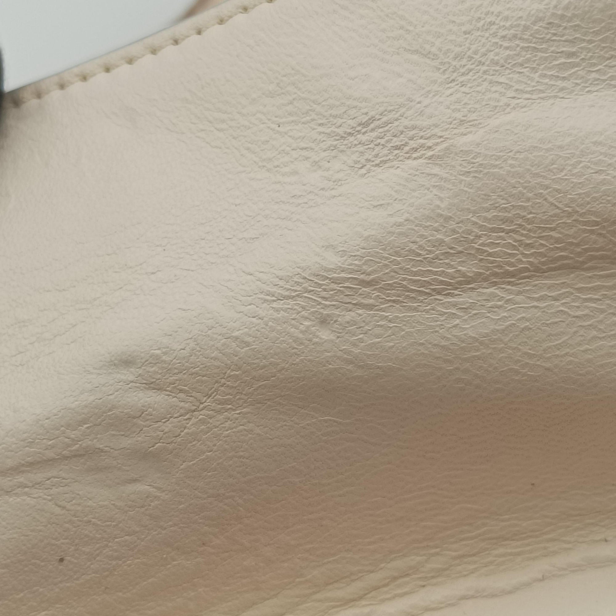 Pre-owned VERSACE Medusa Palazzo White lambskin  shoulderbag | stylenewstar