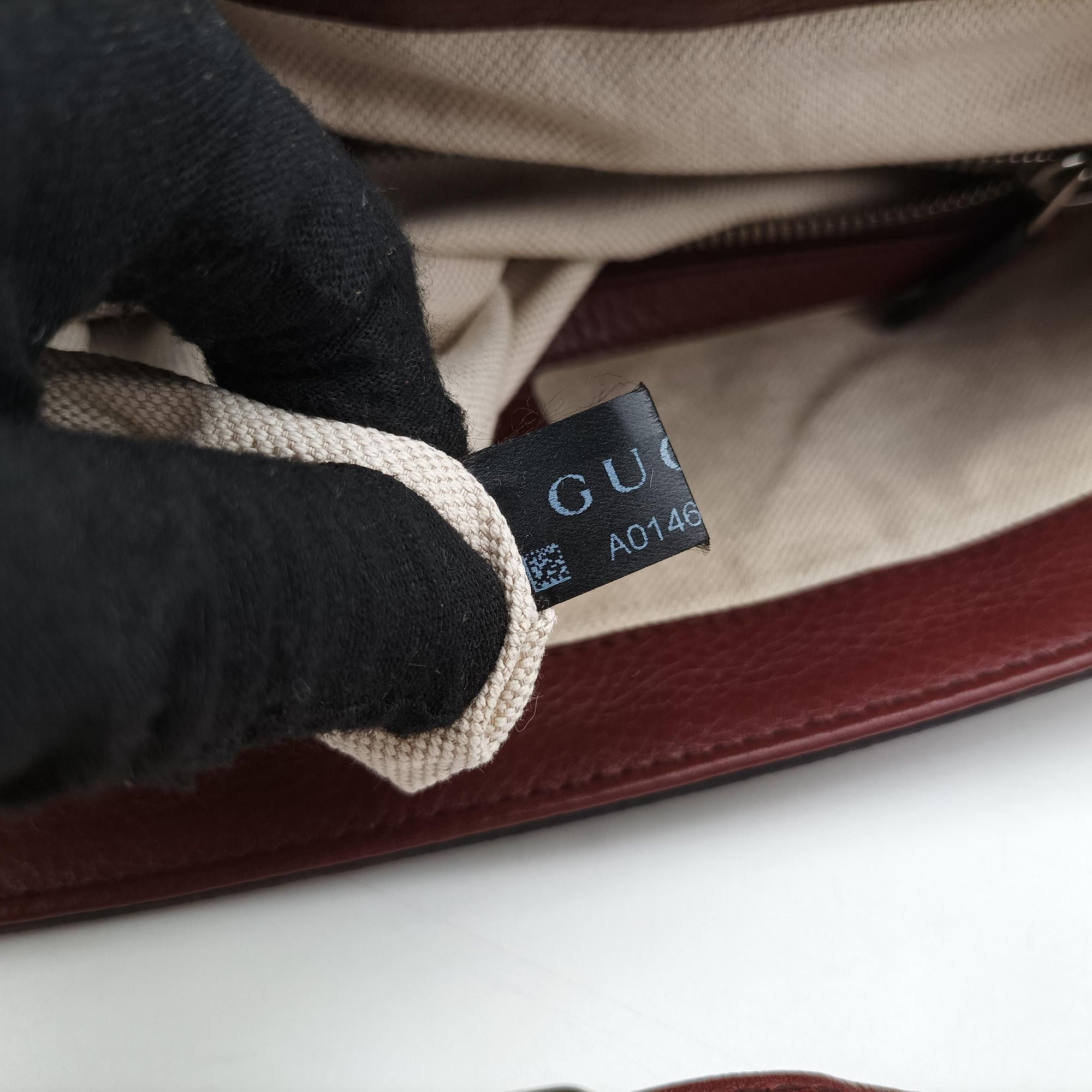 Vintage Gucci Interlocking G Logo Soho Messenger Burgundy Leather 322056 shoulderbag | stylenewstar