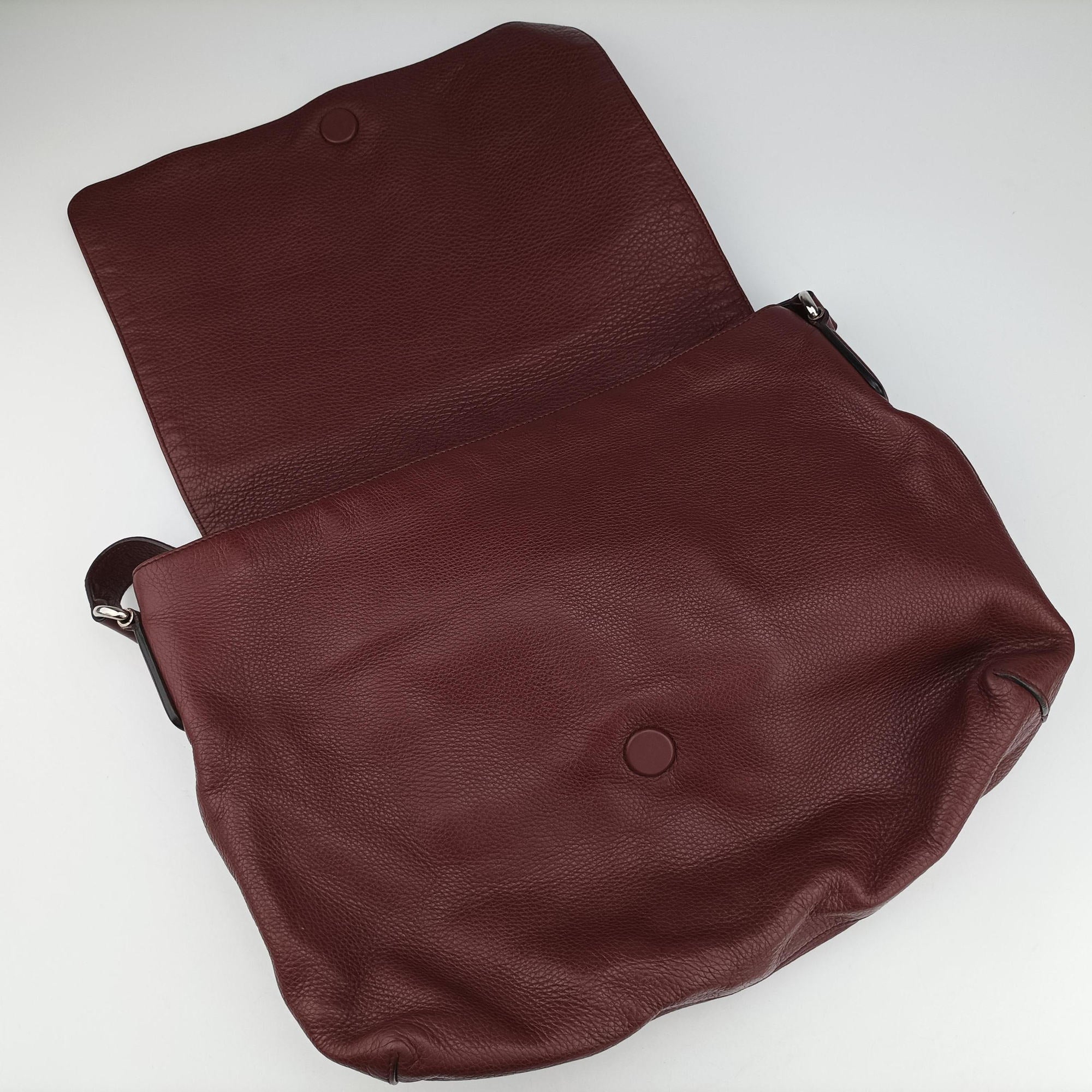 Vintage Gucci Interlocking G Logo Soho Messenger Burgundy Leather 322056 shoulderbag | stylenewstar