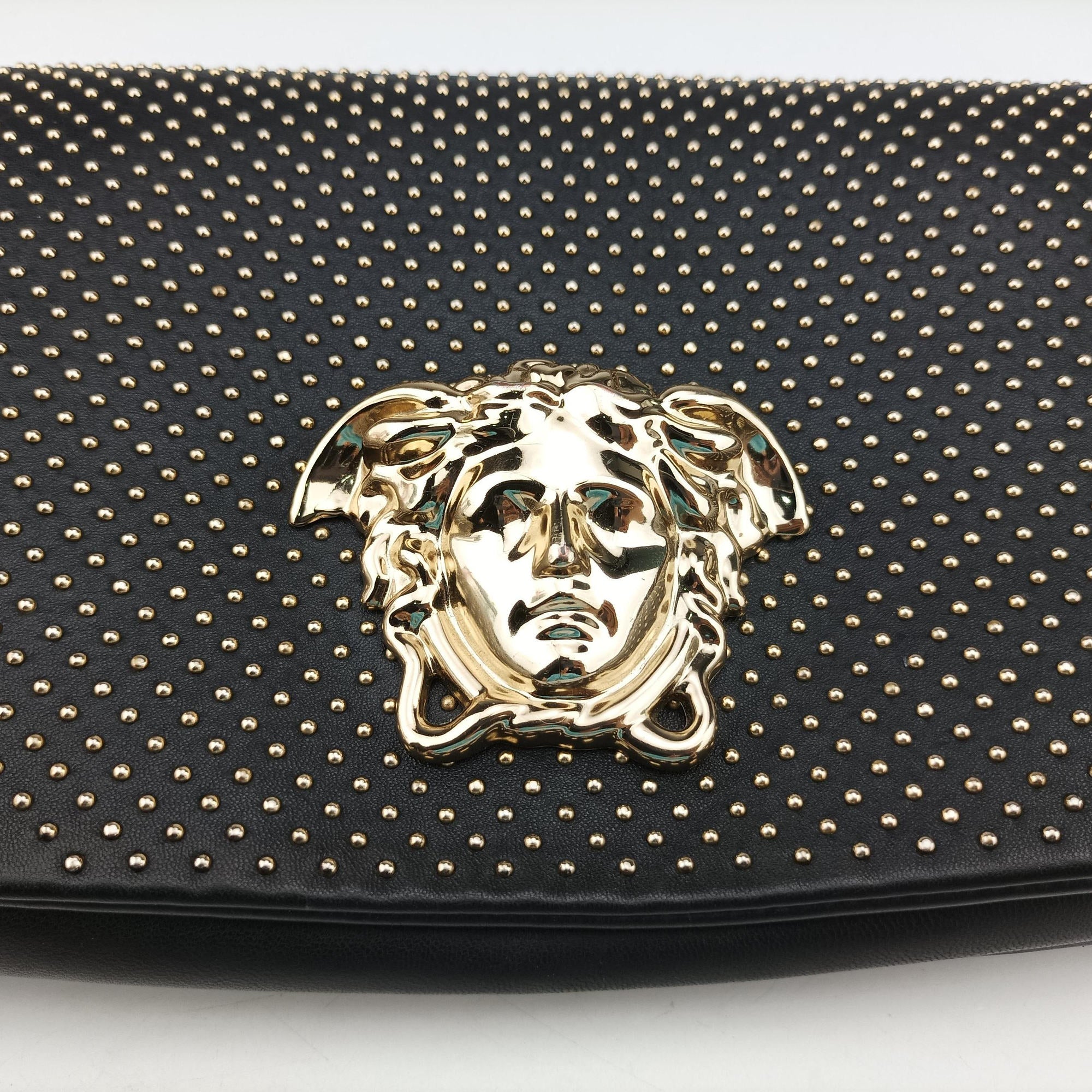 Secondhand VERSACE La Medusa Black Leather  shoulderbag | stylenewstar