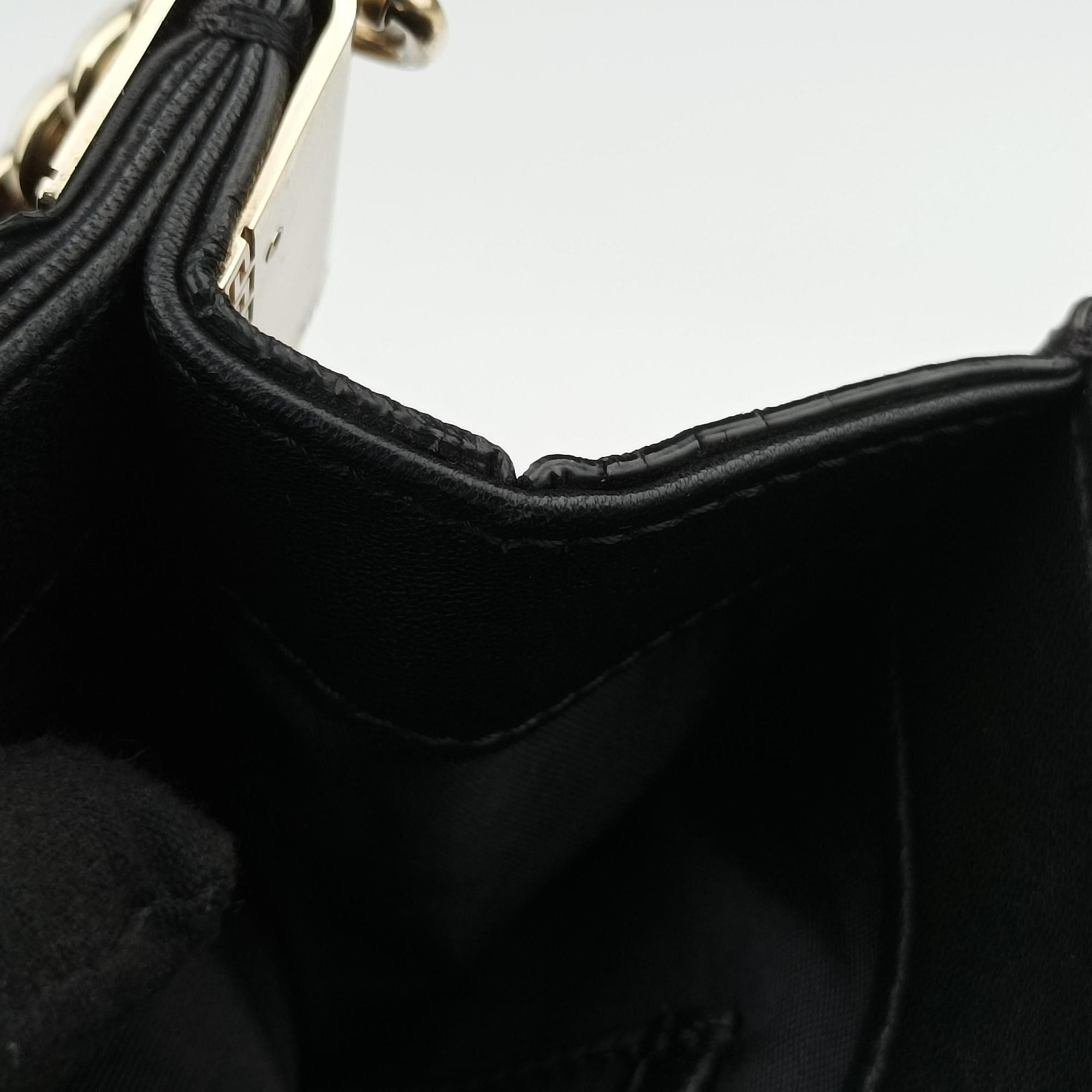 Secondhand VERSACE La Medusa Black Leather  shoulderbag | stylenewstar