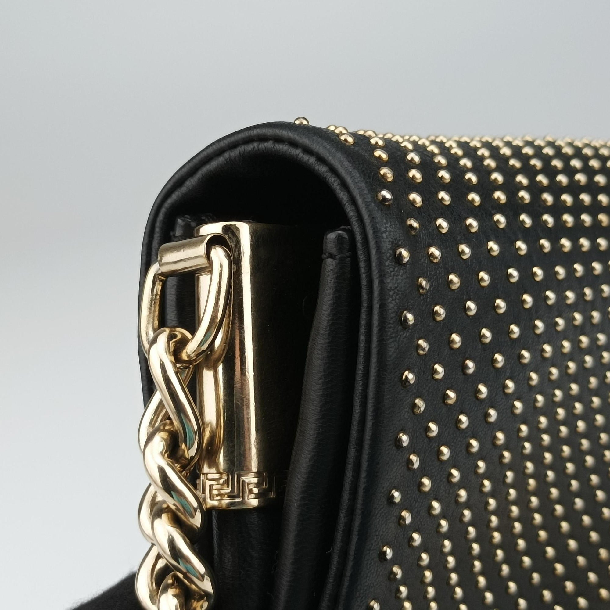 Secondhand VERSACE La Medusa Black Leather  shoulderbag | stylenewstar