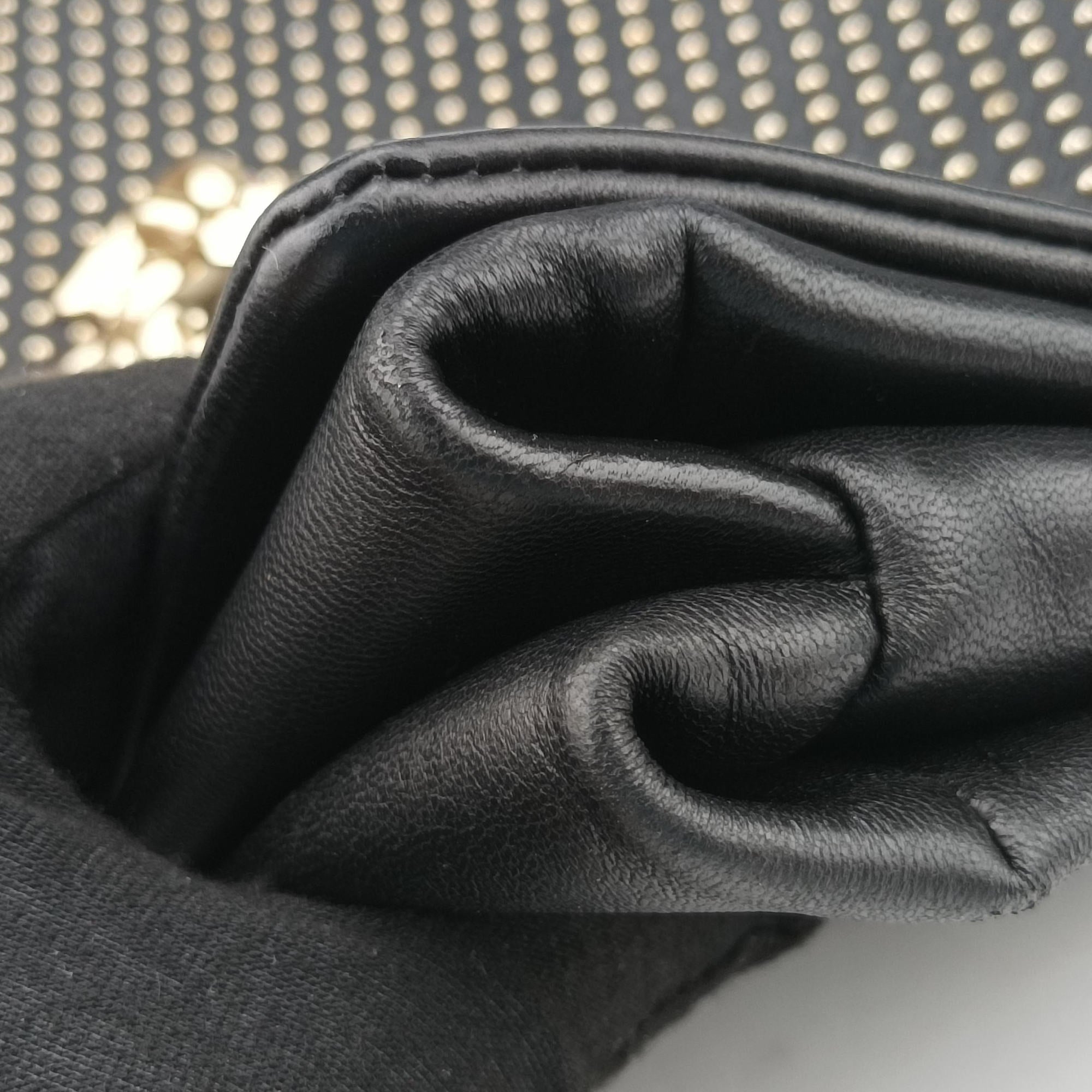 Secondhand VERSACE La Medusa Black Leather  shoulderbag | stylenewstar