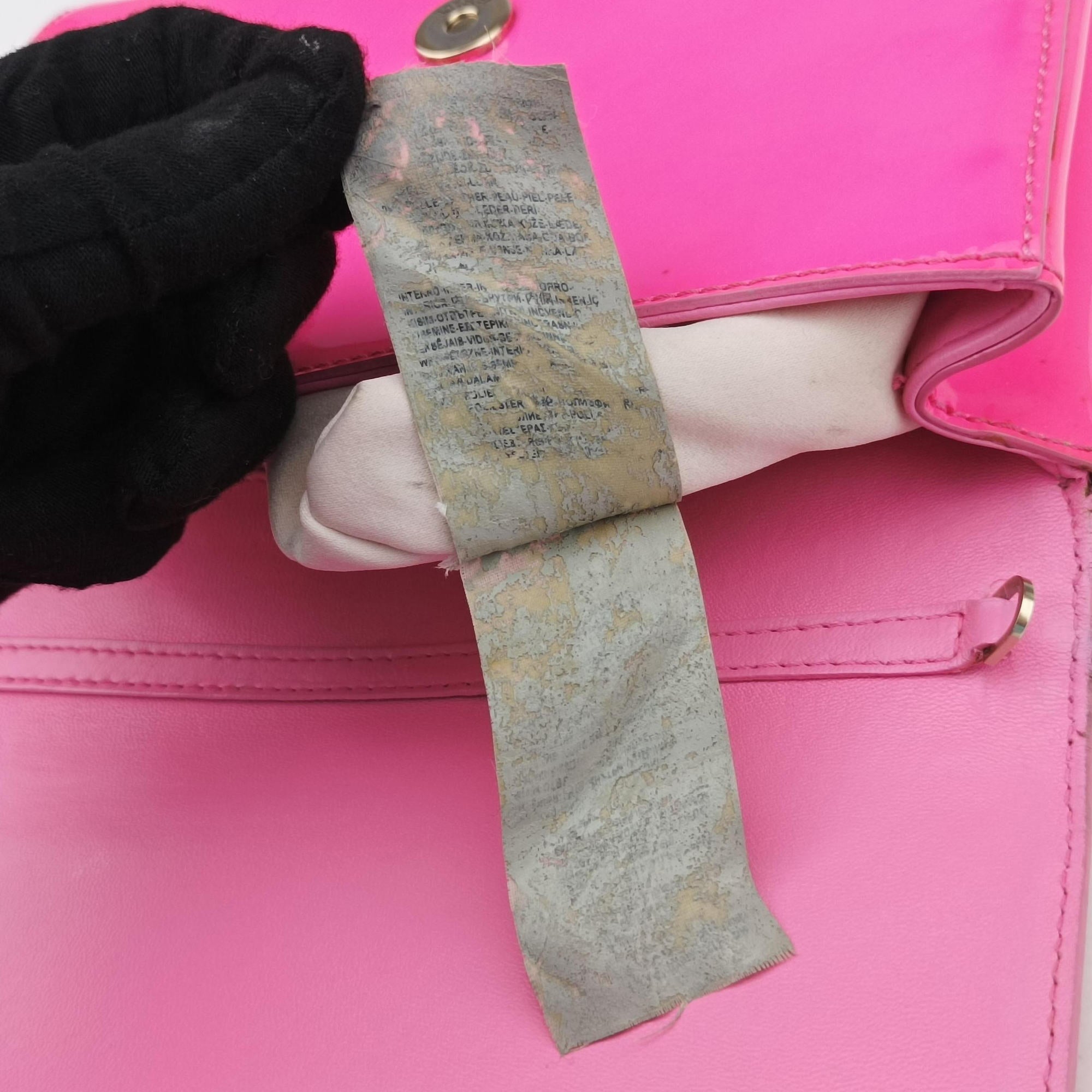 Pre-owned VERSACE Medusa Rose Patent  clutchbag | stylenewstar