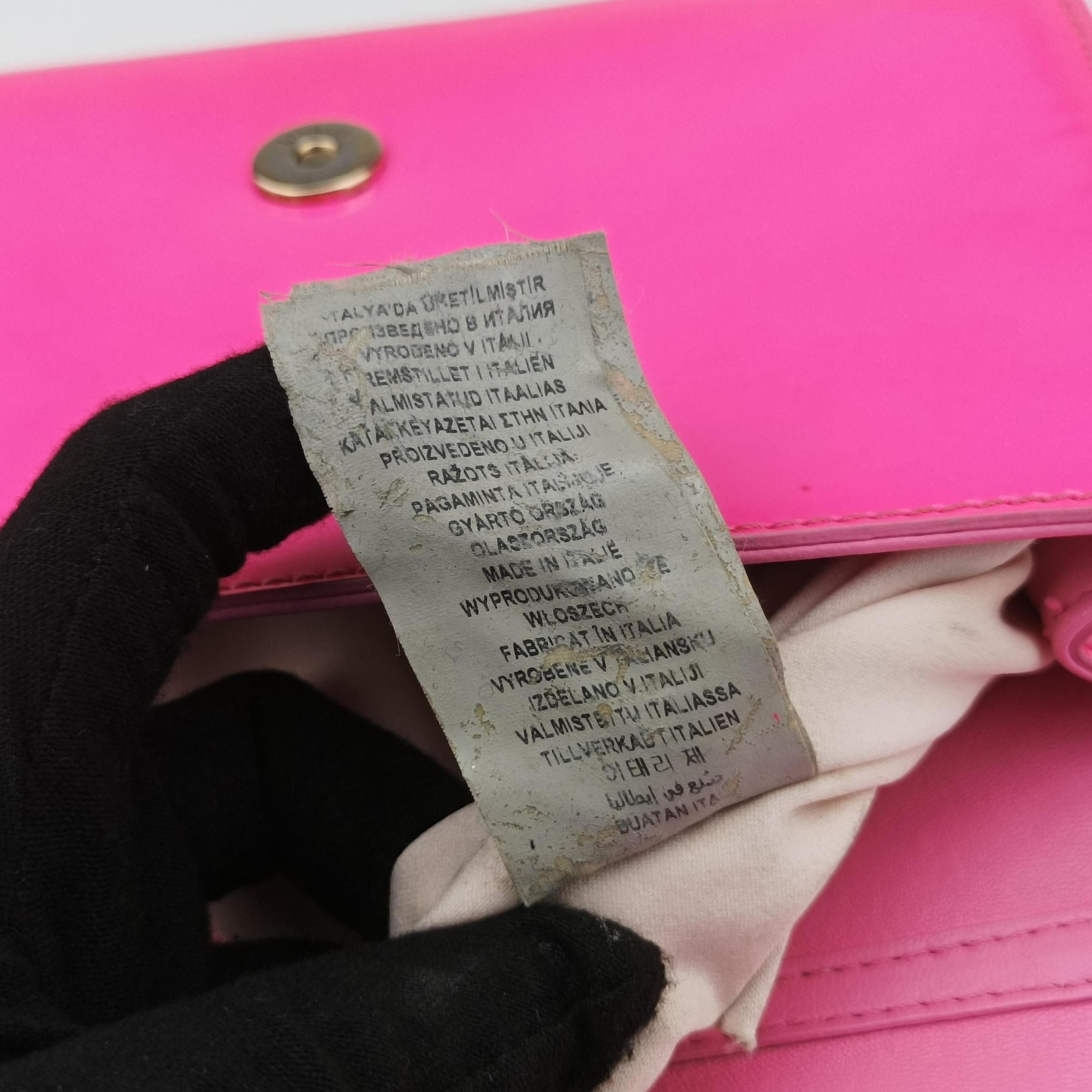Pre-owned VERSACE Medusa Rose Patent  clutchbag | stylenewstar