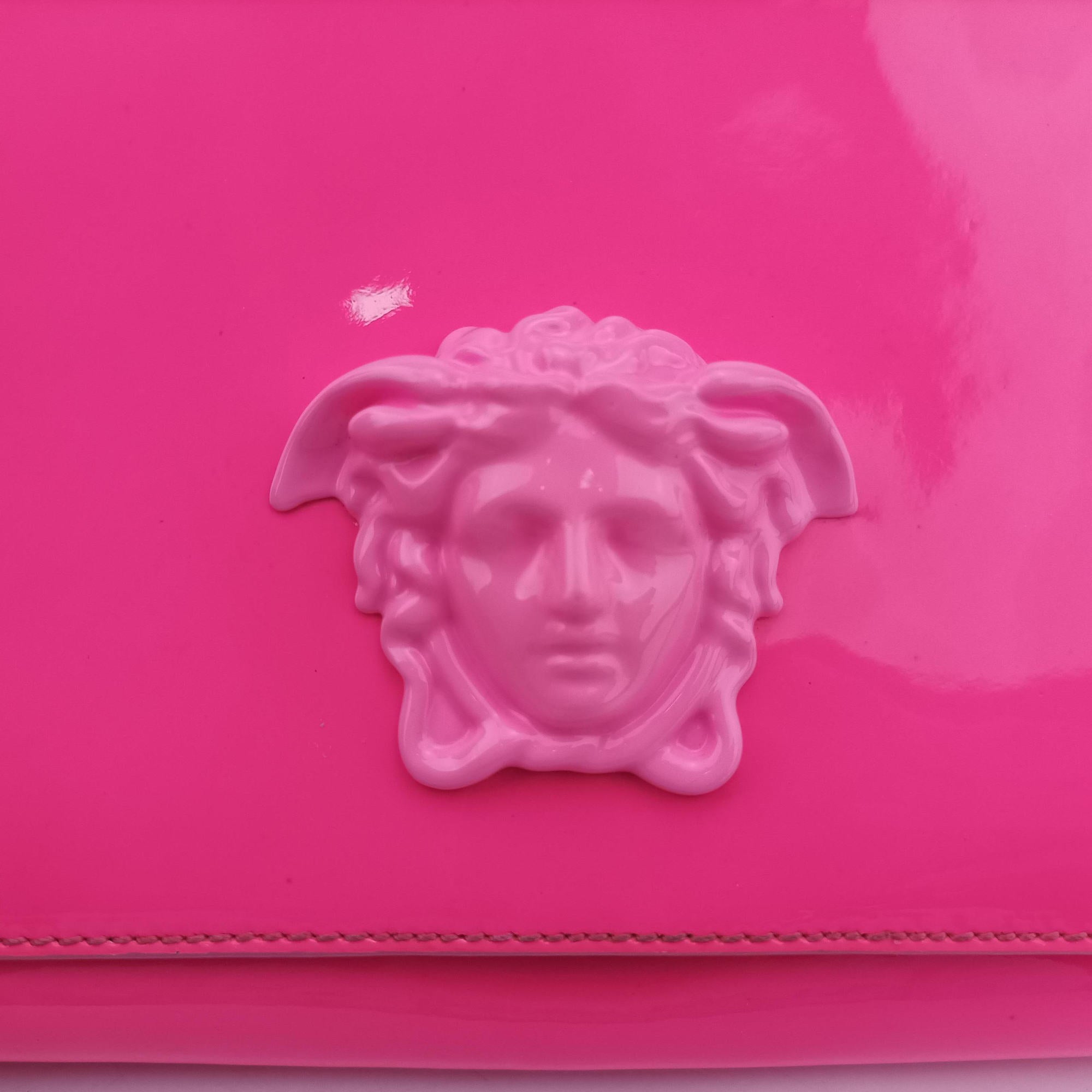Pre-owned VERSACE Medusa Rose Patent  clutchbag | stylenewstar