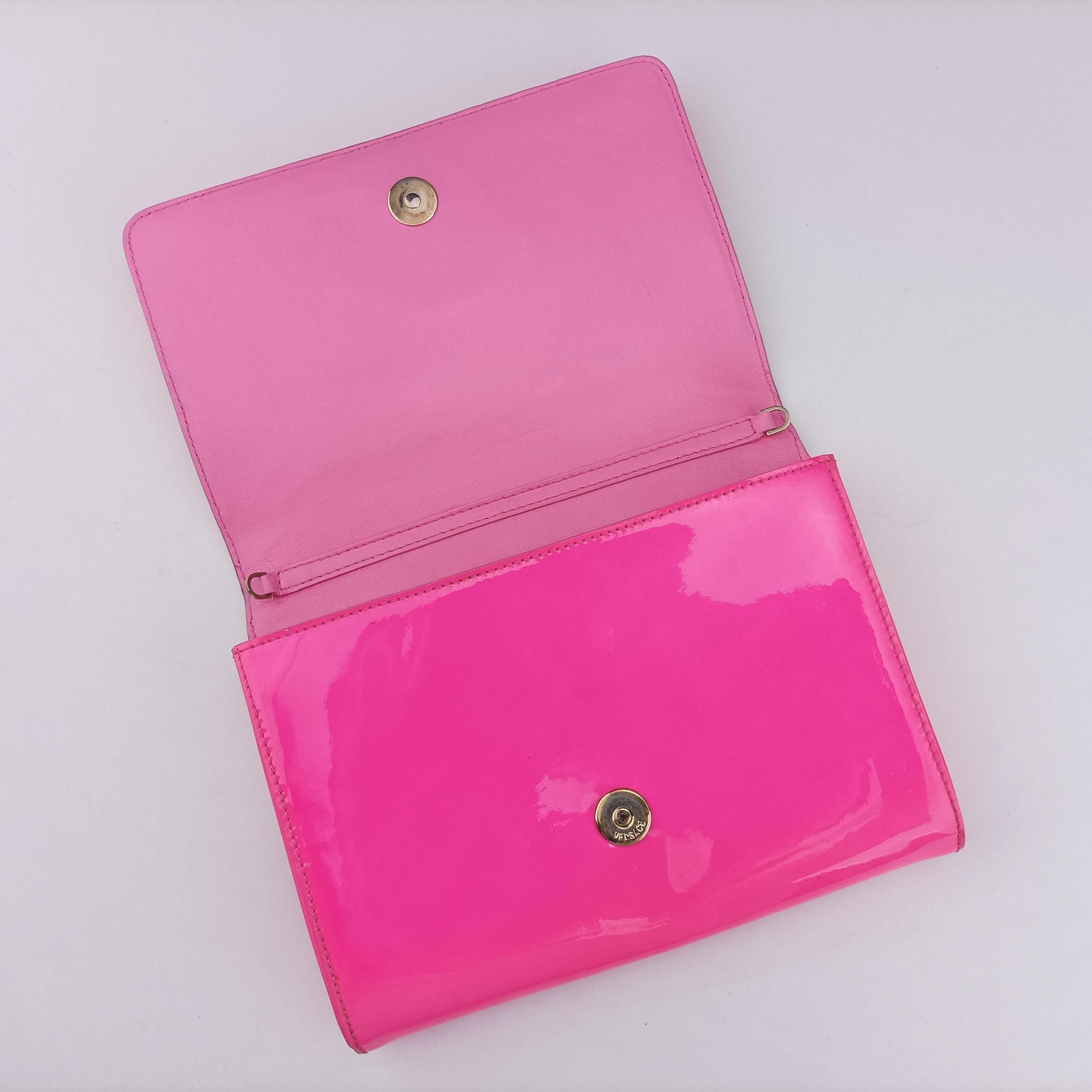 Pre-owned VERSACE Medusa Rose Patent  clutchbag | stylenewstar