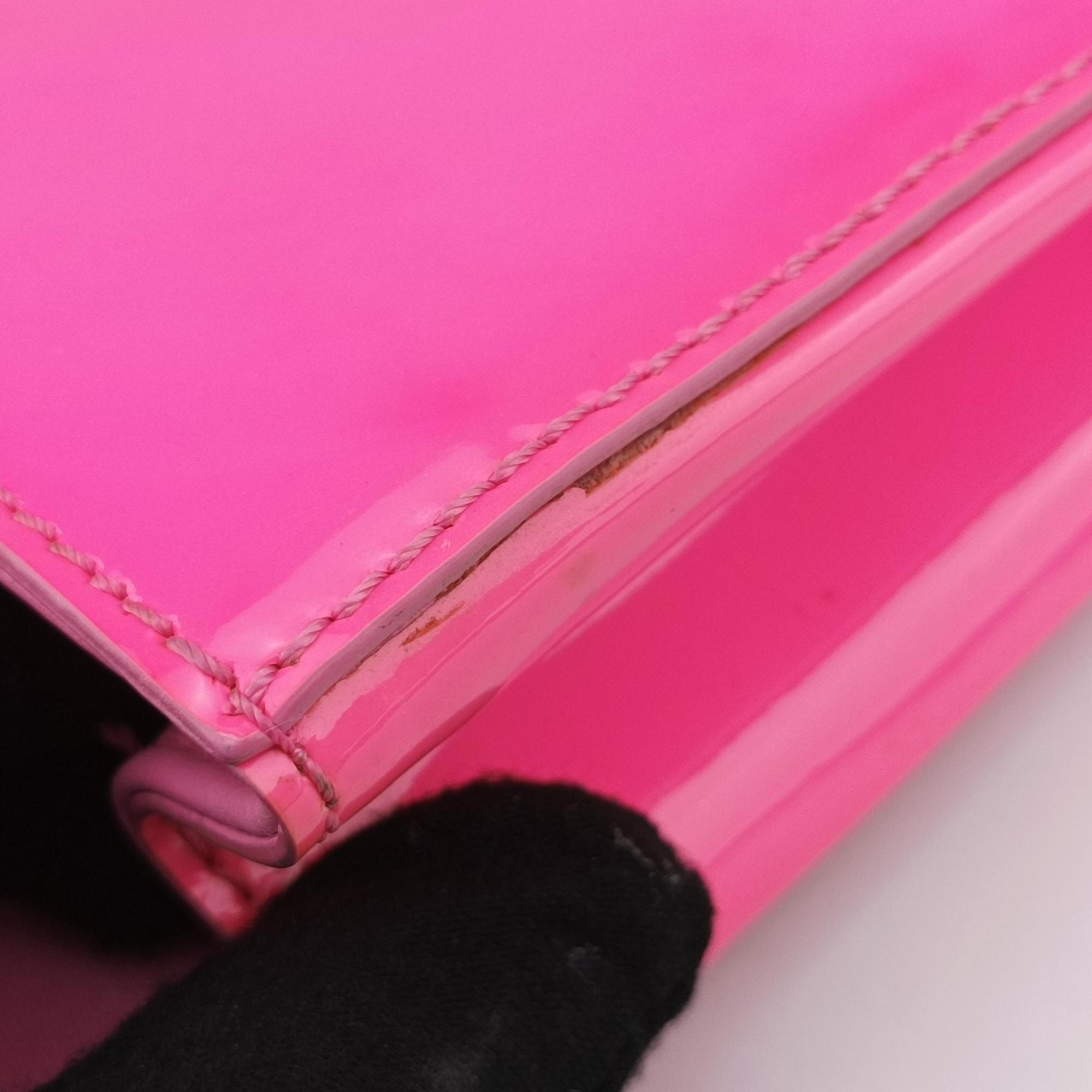 Pre-owned VERSACE Medusa Rose Patent  clutchbag | stylenewstar