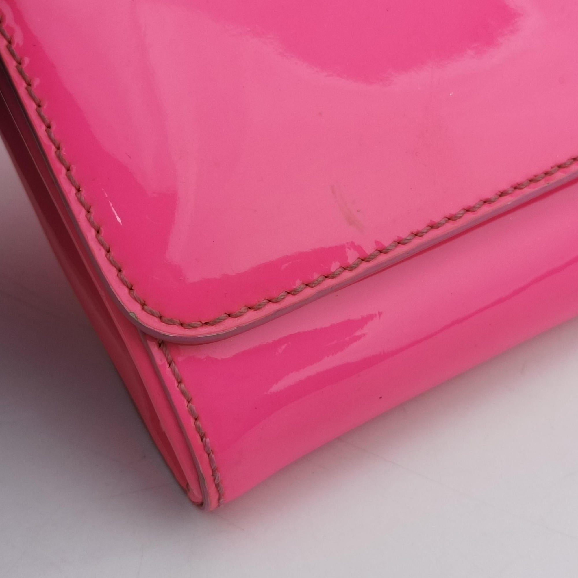 Pre-owned VERSACE Medusa Rose Patent  clutchbag | stylenewstar