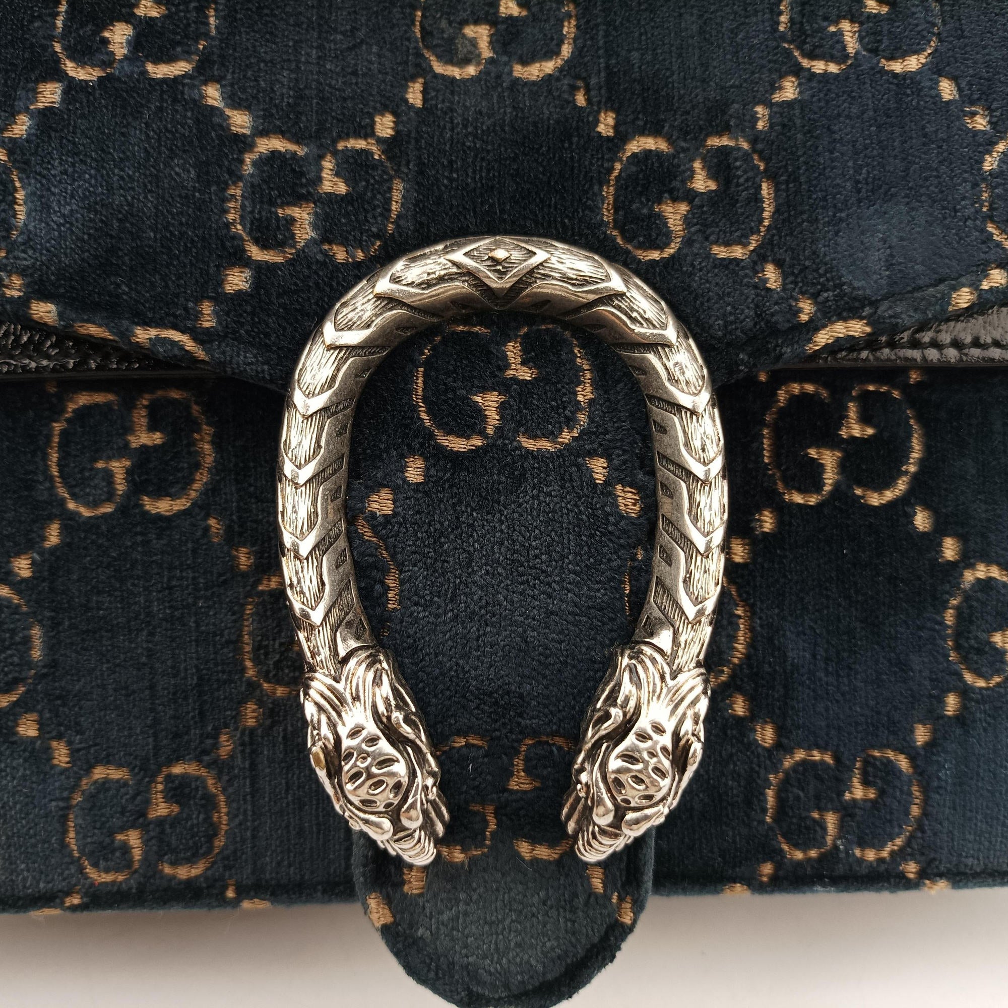 Pre-owned Gucci Dionysus Navy velour 400249 shoulderbag | stylenewstar