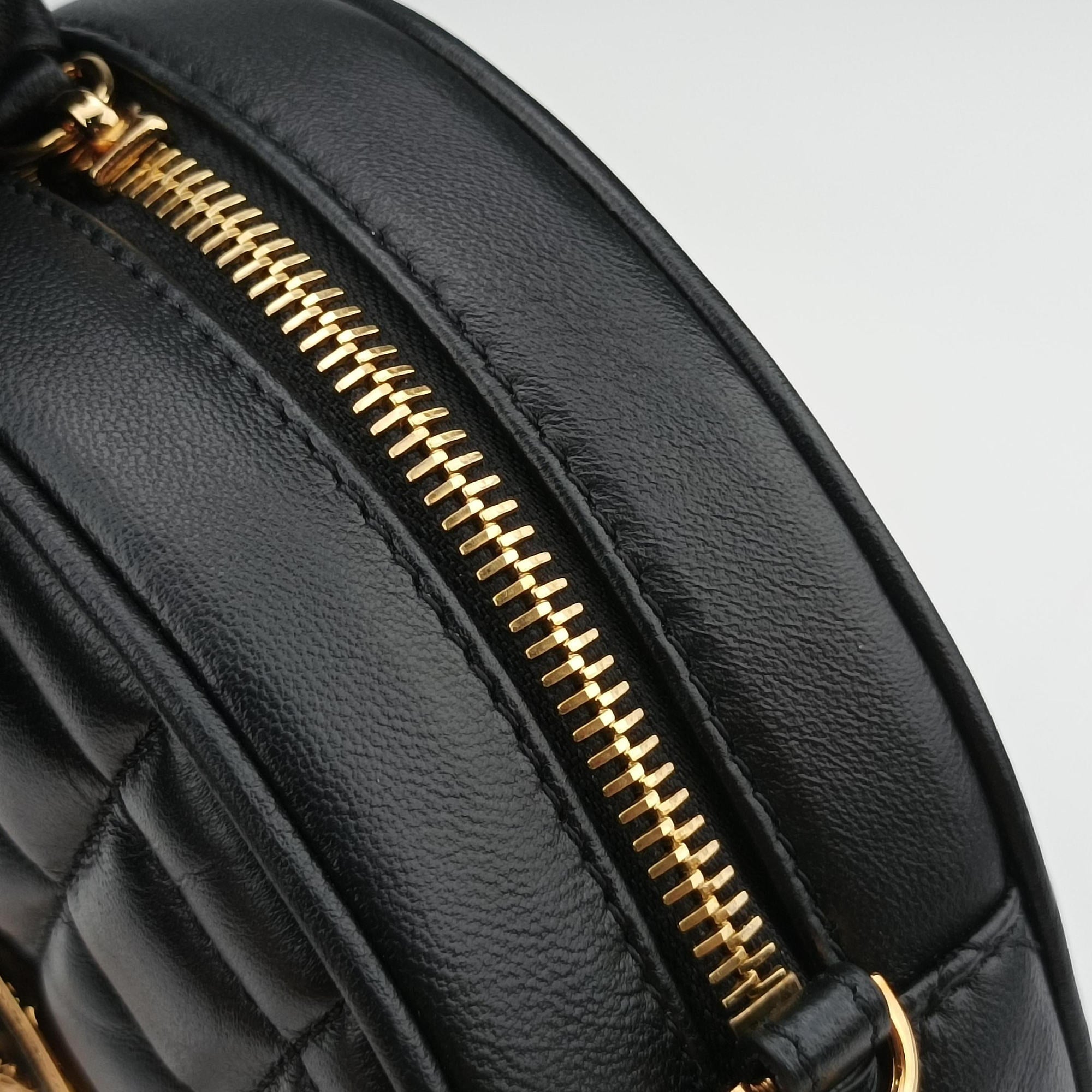 Vintage VERSACE Medusa Black Leather  shoulderbag | stylenewstar