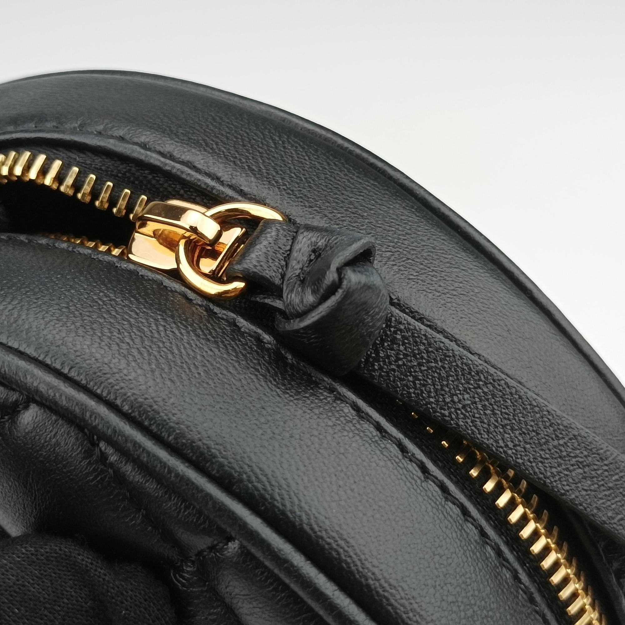 Vintage VERSACE Medusa Black Leather  shoulderbag | stylenewstar