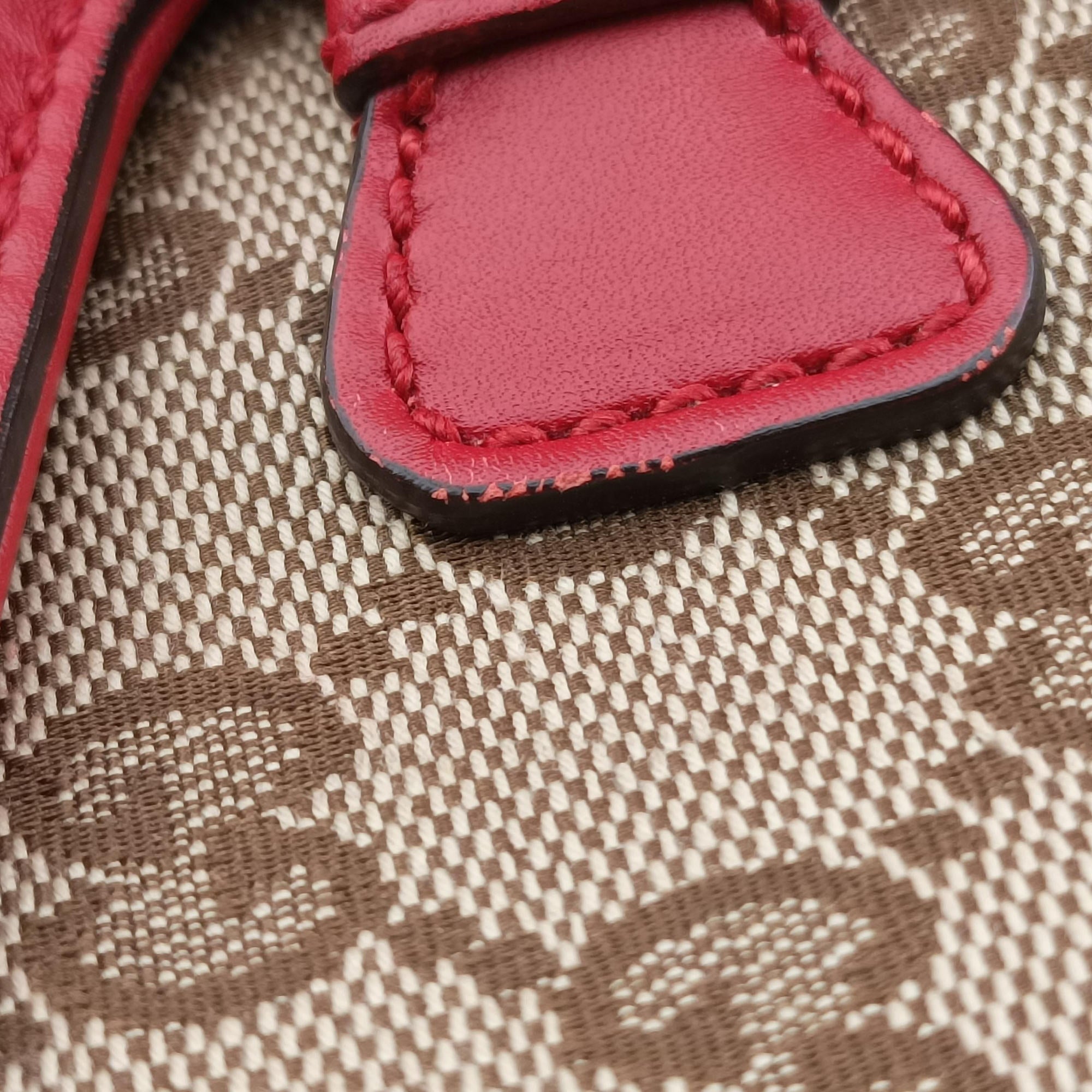 Pre-owned Gucci Lady Web khaki×red canvas×leather 383848 shoulderbag | stylenewstar