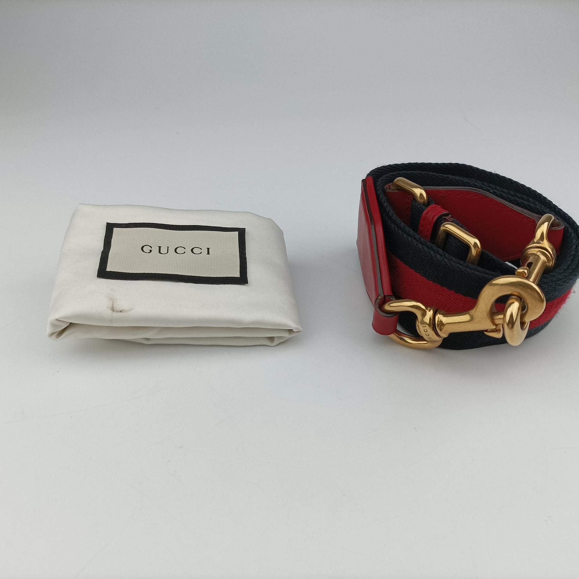 Pre-owned Gucci Lady Web khaki×red canvas×leather 383848 shoulderbag | stylenewstar