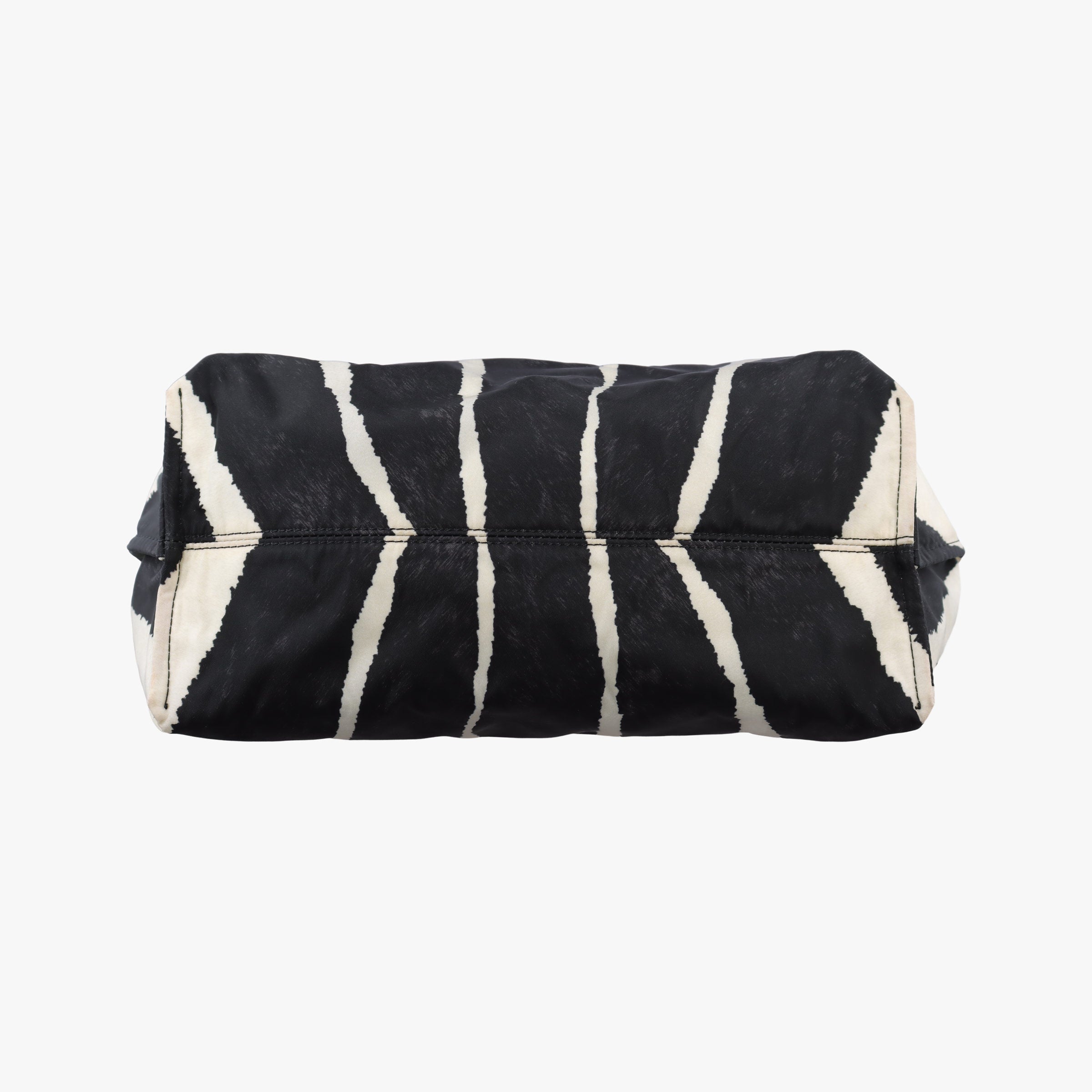 Pre-owned Fendi Zebra Print tote White× Black Nylon x Leather 8BH260 handbag | stylenewstar