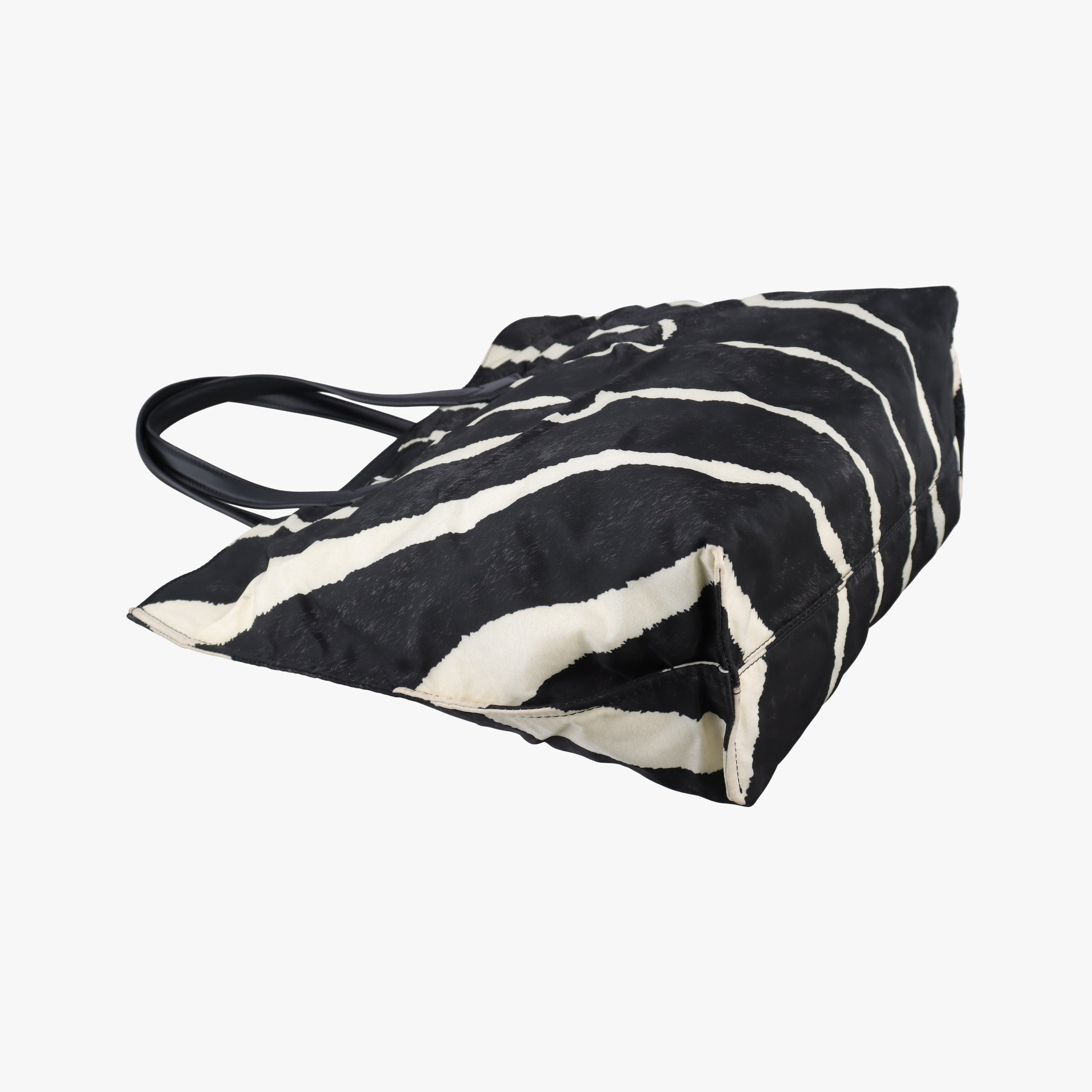 Pre-owned Fendi Zebra Print tote White× Black Nylon x Leather 8BH260 handbag | stylenewstar